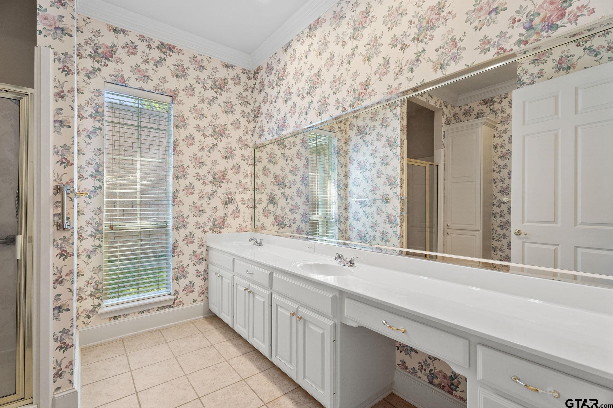 2438 Dietz Lane