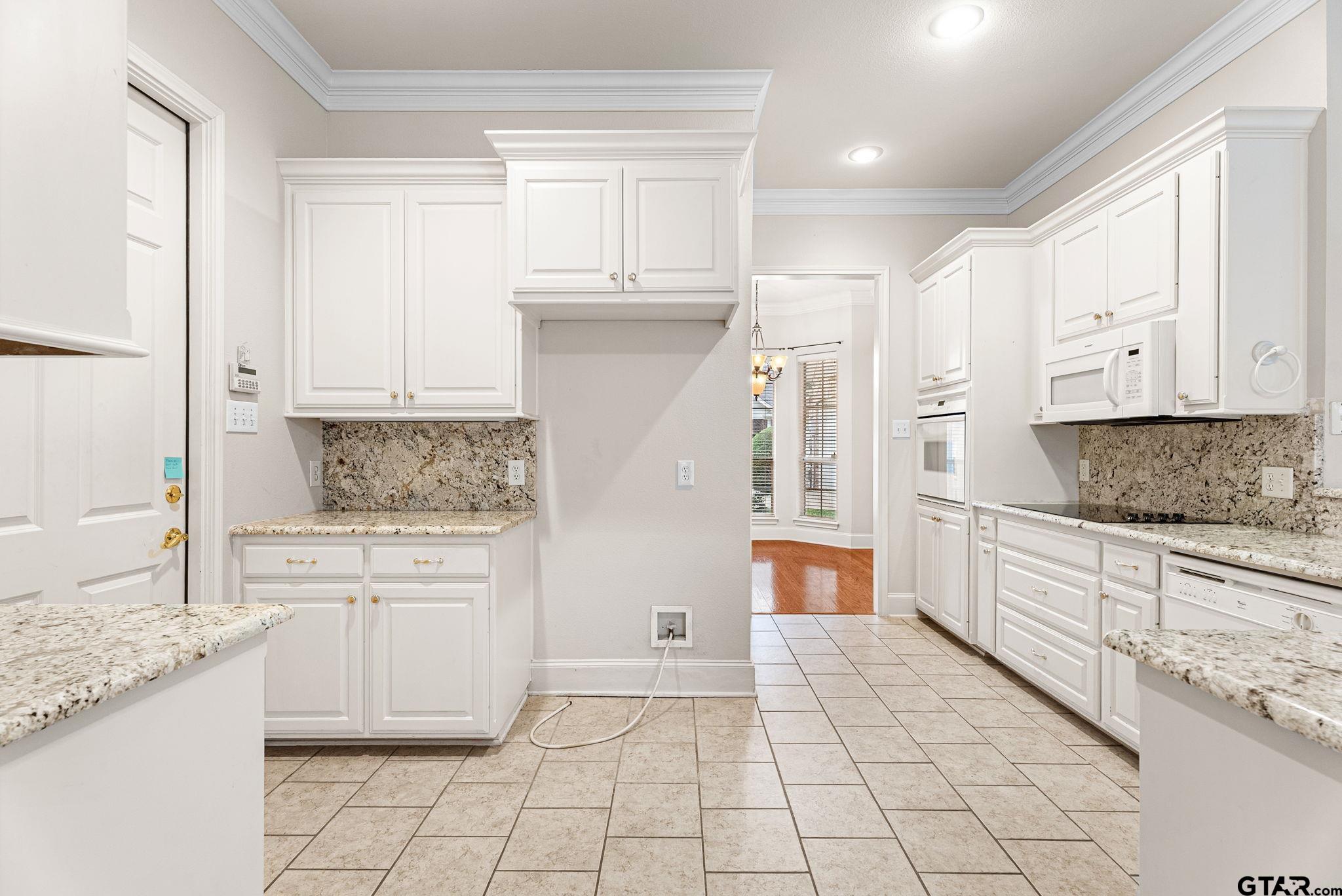 2438 Dietz Lane