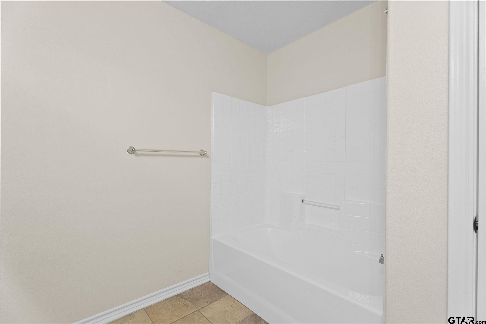 6679 Lacebark Cir