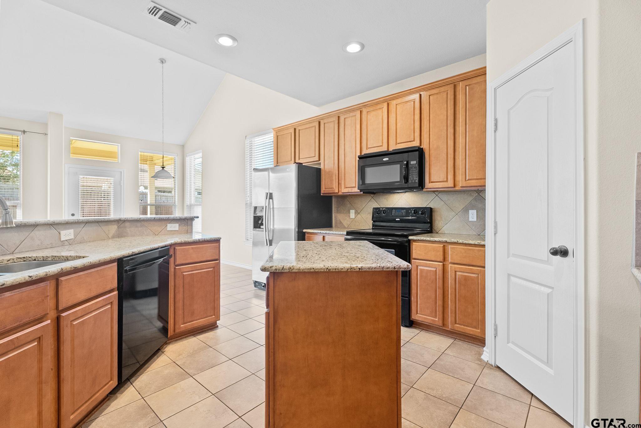 6679 Lacebark Cir