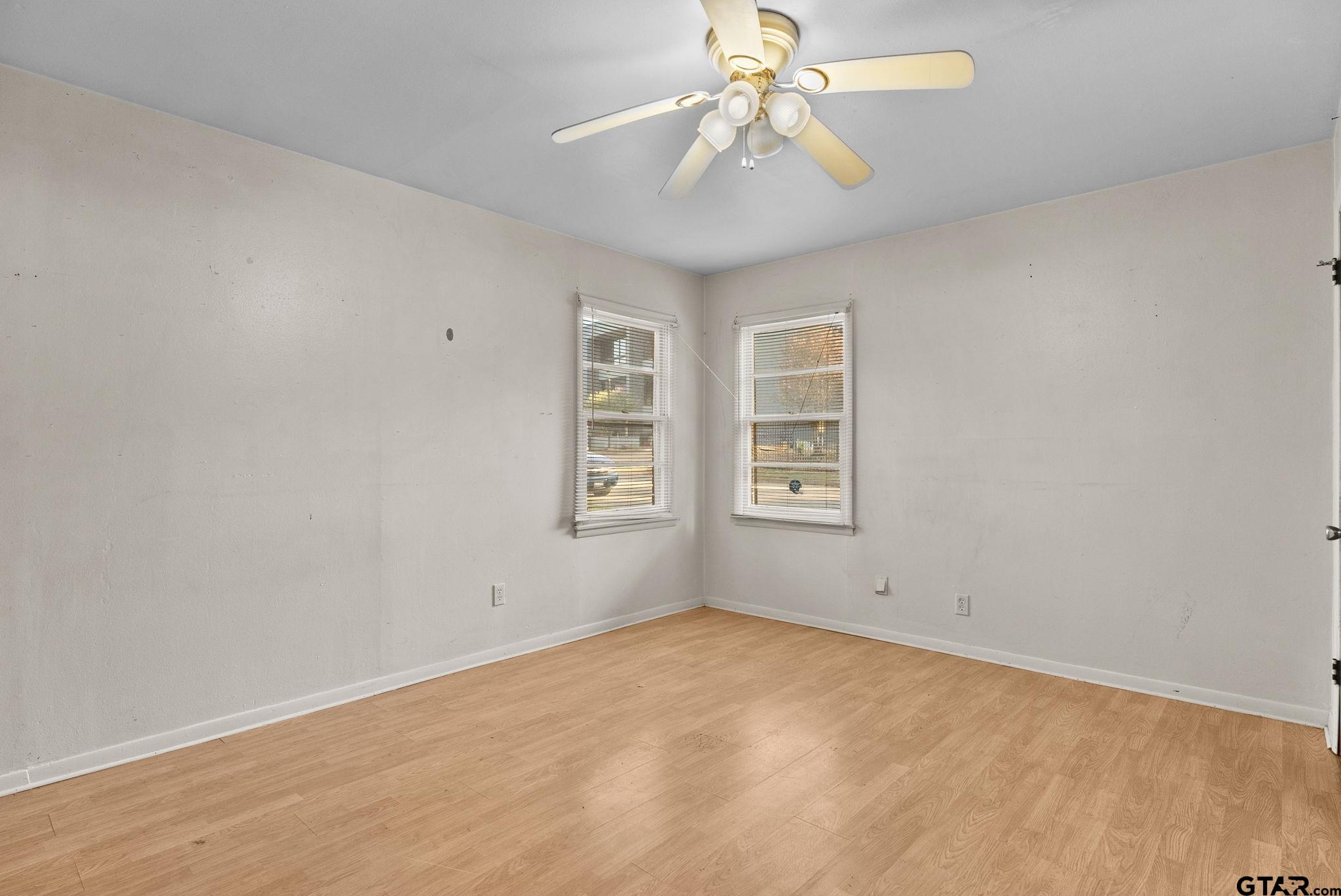 736 Crestway Drive