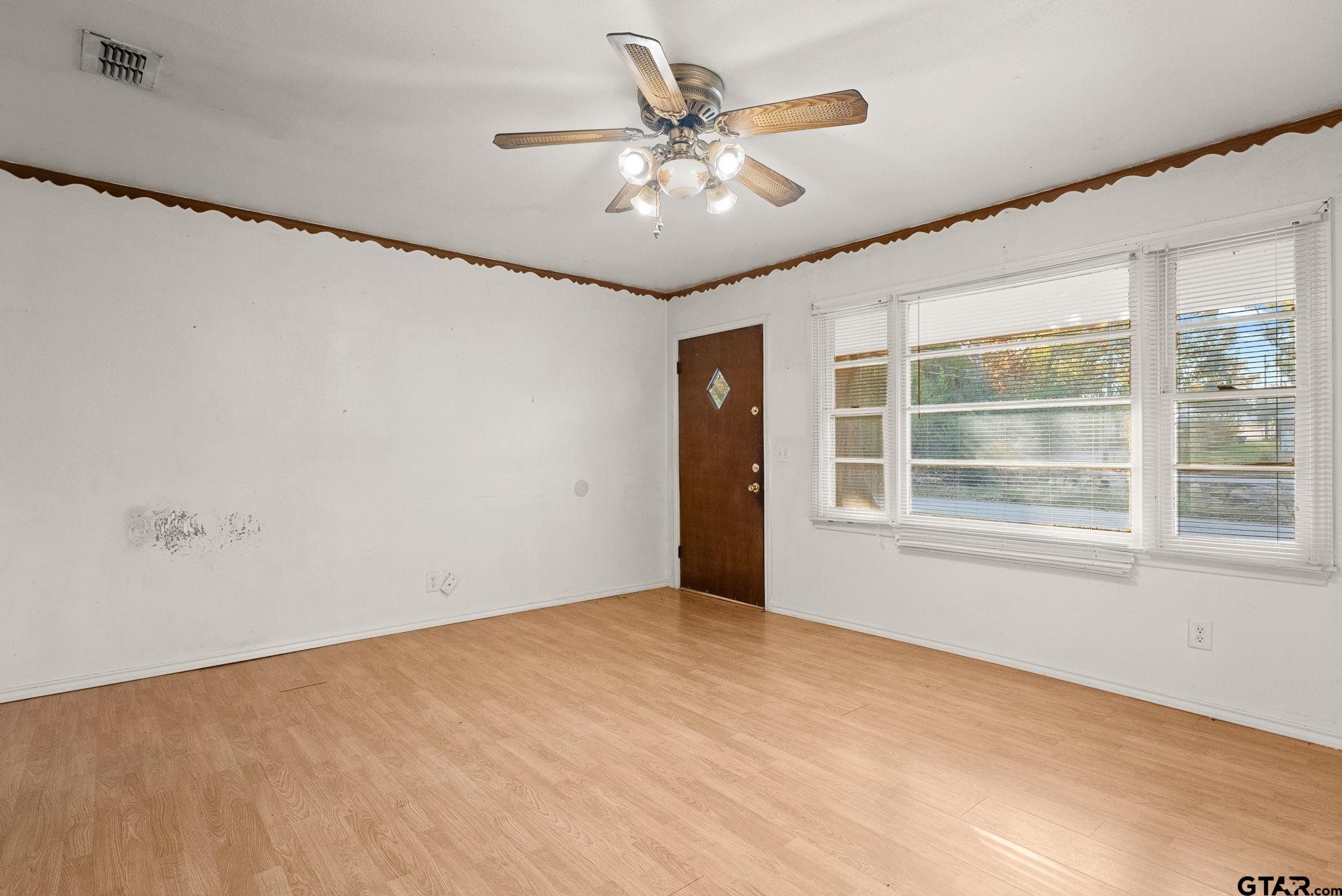 736 Crestway Drive