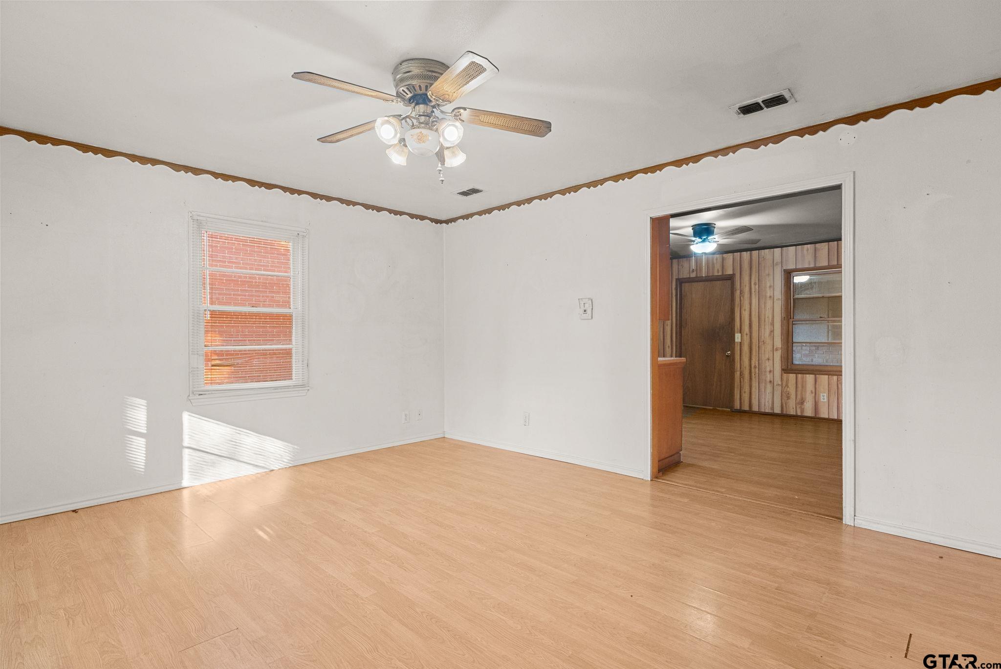 736 Crestway Drive