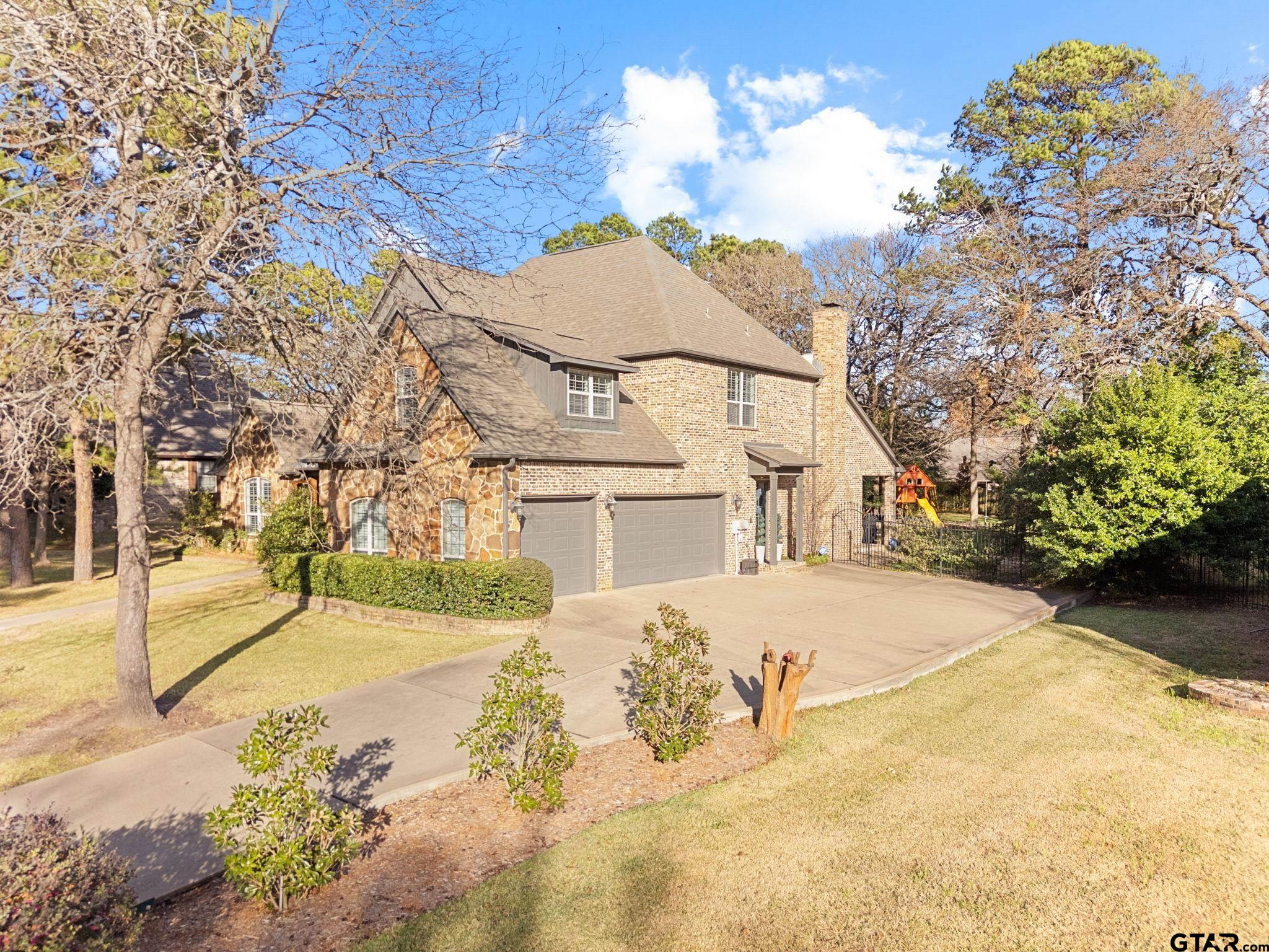 1975 Stonegate Valley Dr.