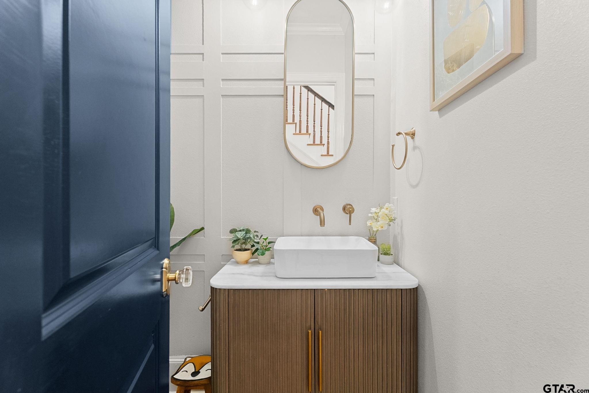 1975 Stonegate Valley Dr.