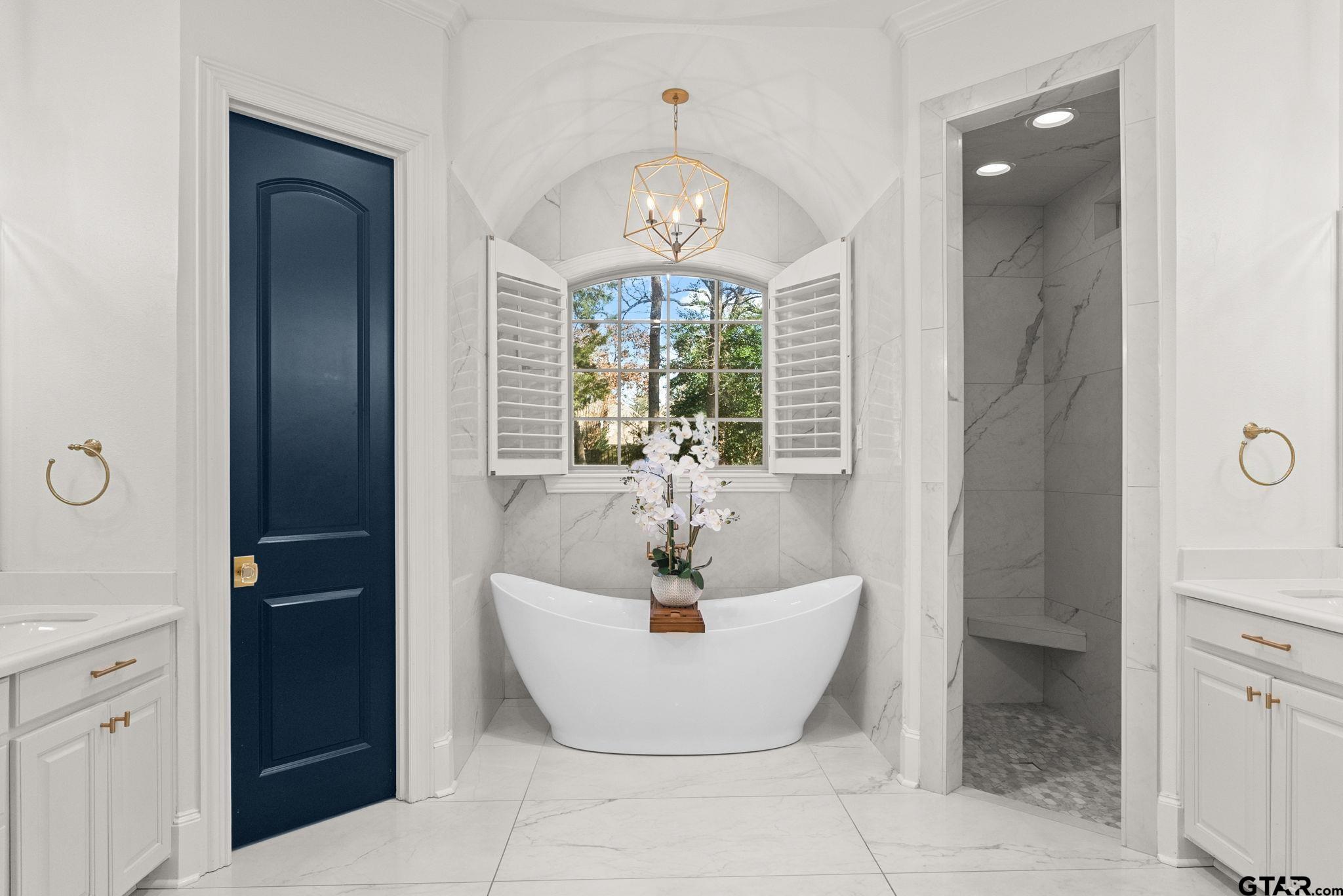 1975 Stonegate Valley Dr.