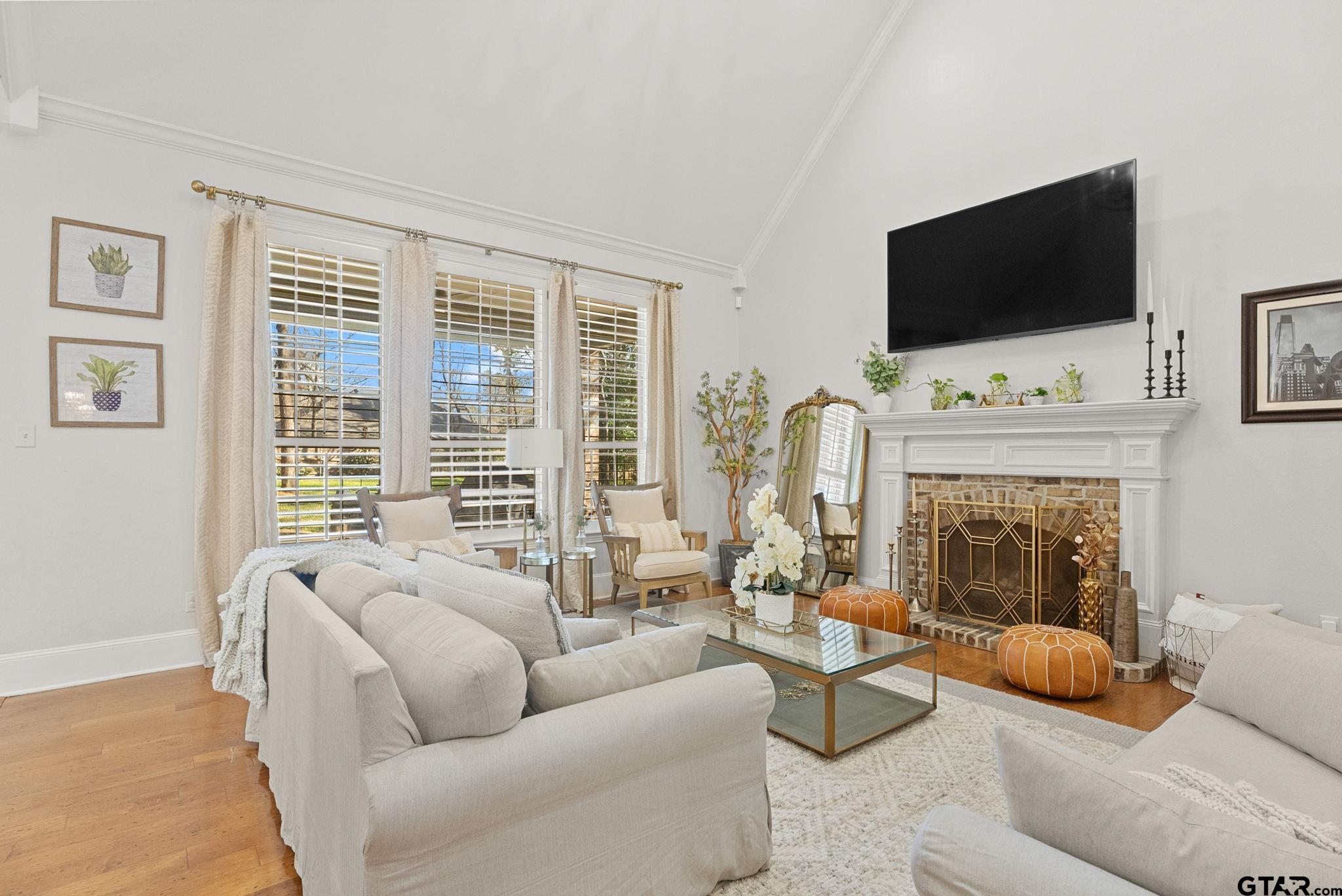 1975 Stonegate Valley Dr.