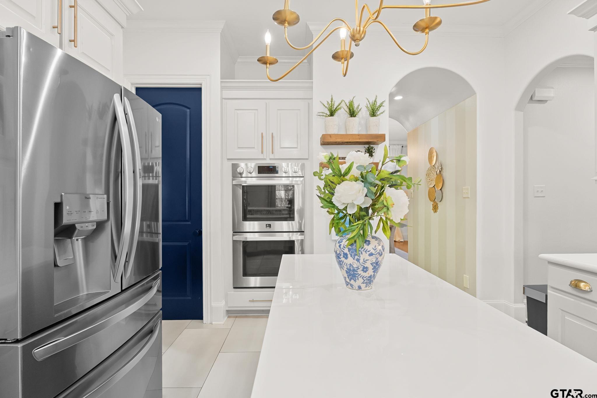 1975 Stonegate Valley Dr.