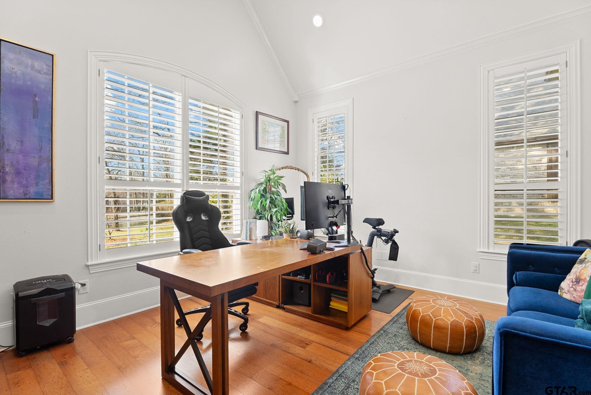 1975 Stonegate Valley Dr.