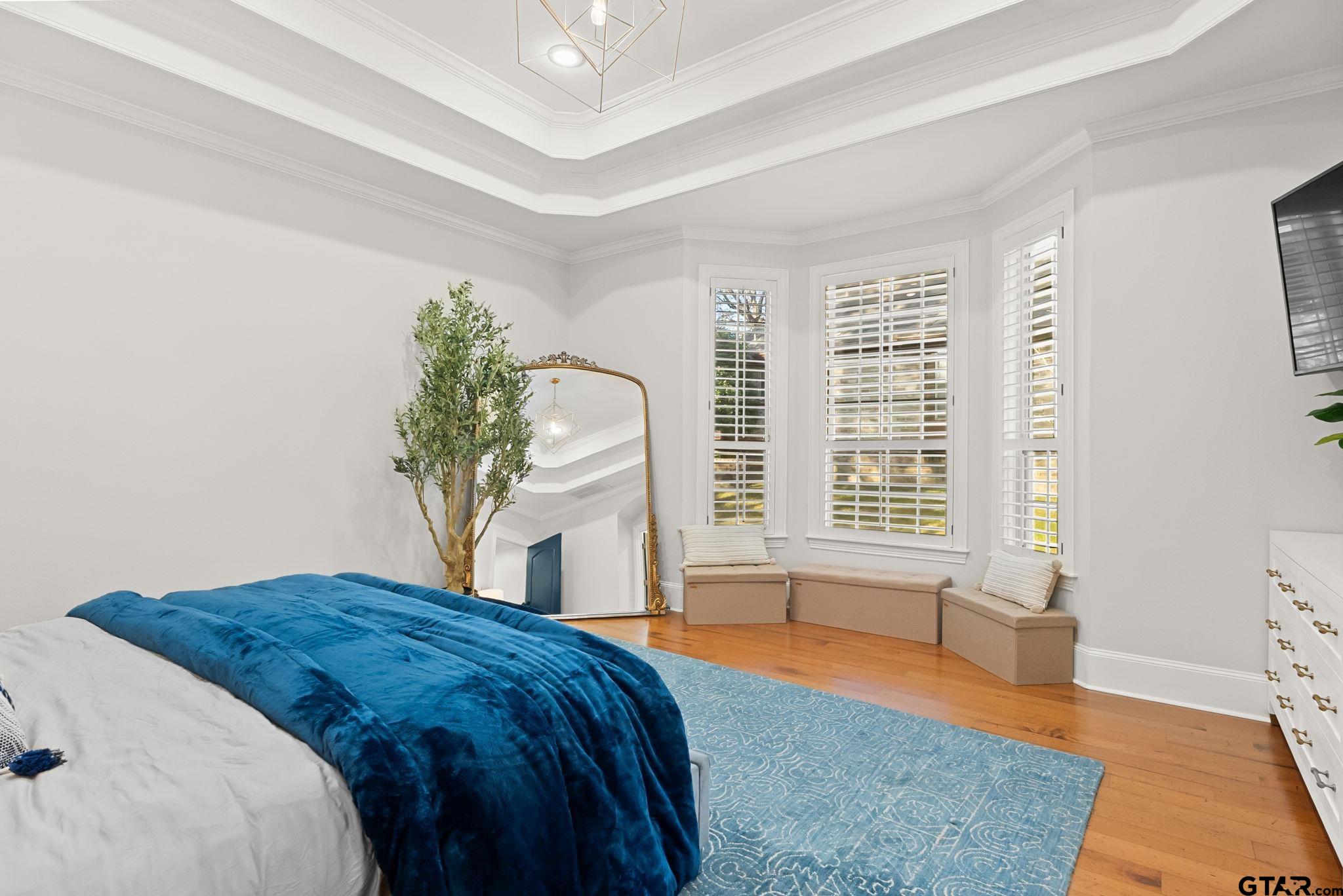 1975 Stonegate Valley Dr.