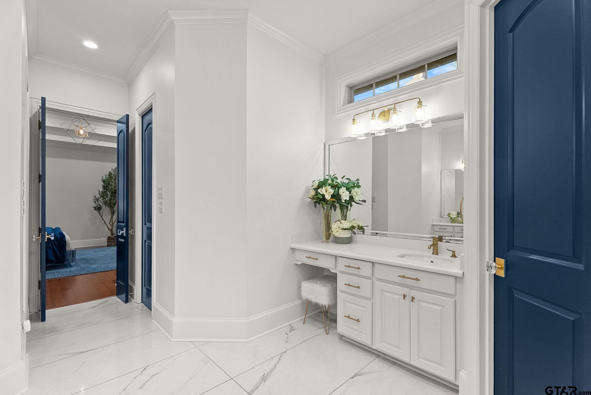 1975 Stonegate Valley Dr.