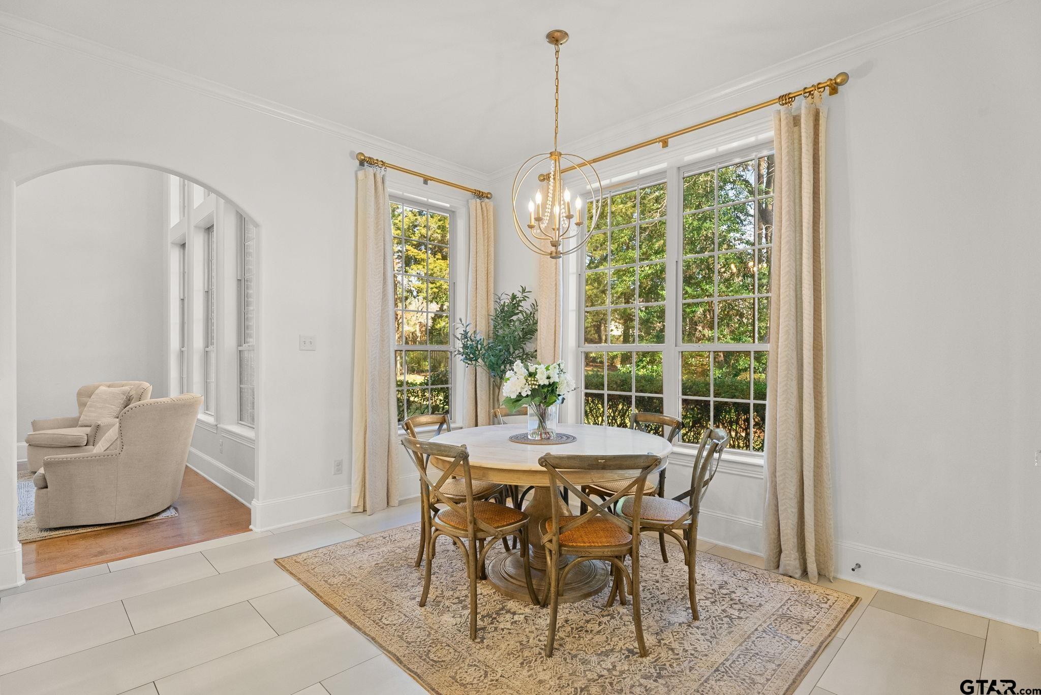 1975 Stonegate Valley Dr.