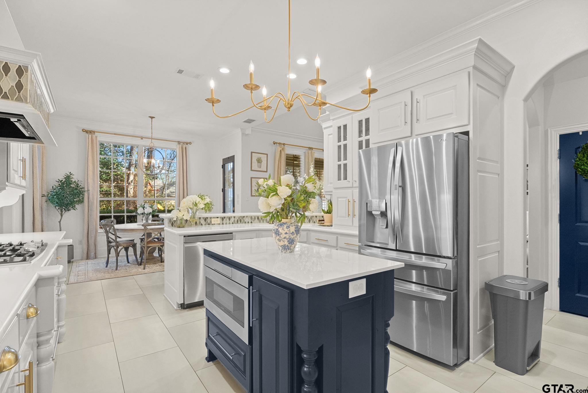 1975 Stonegate Valley Dr.