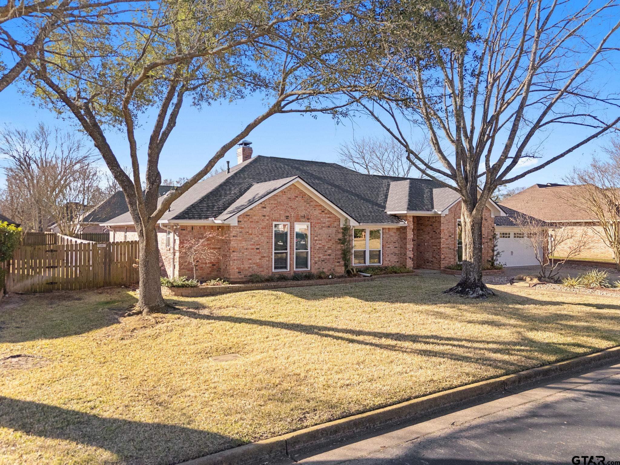 1208 W Rieck Rd.