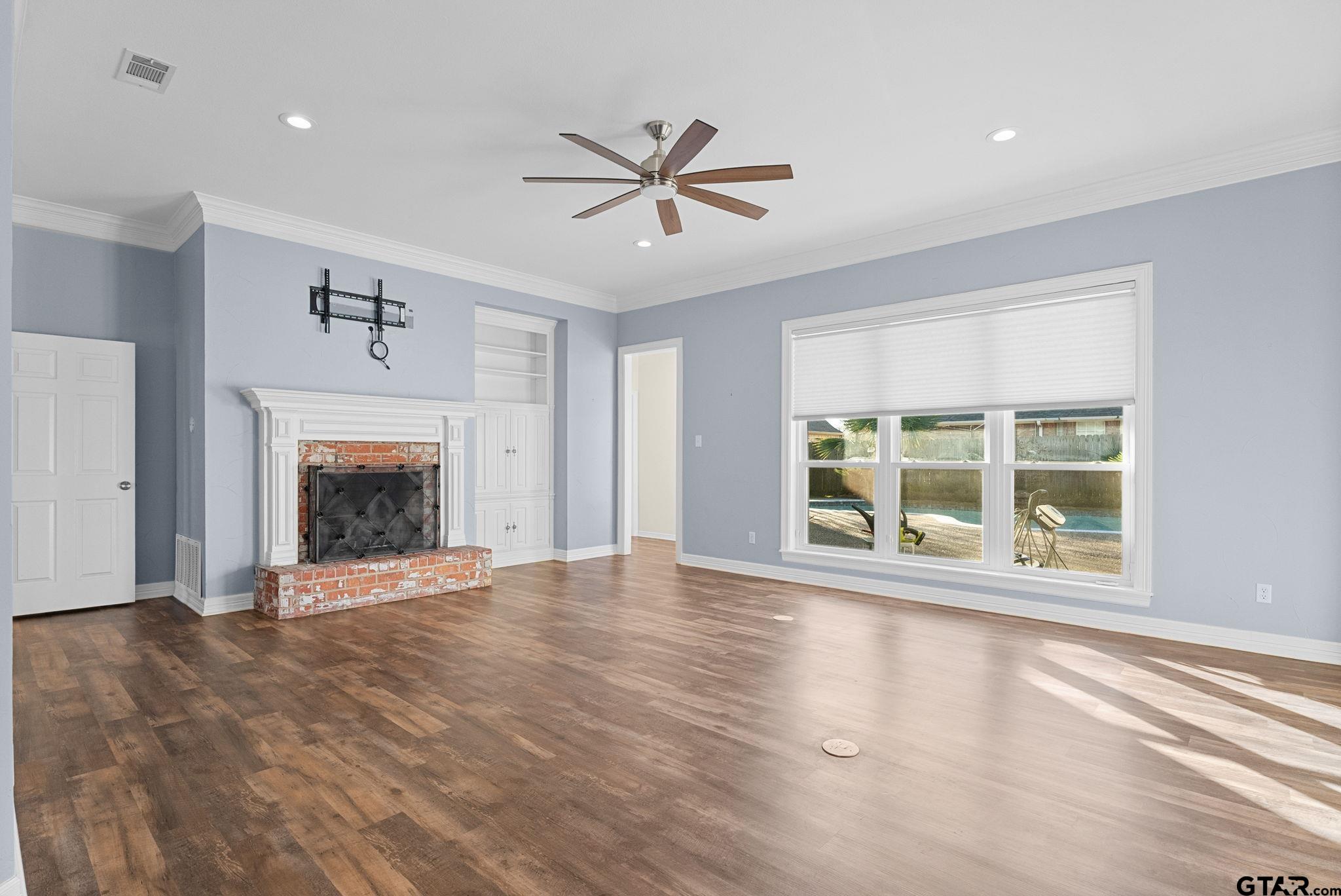 1208 W Rieck Rd.