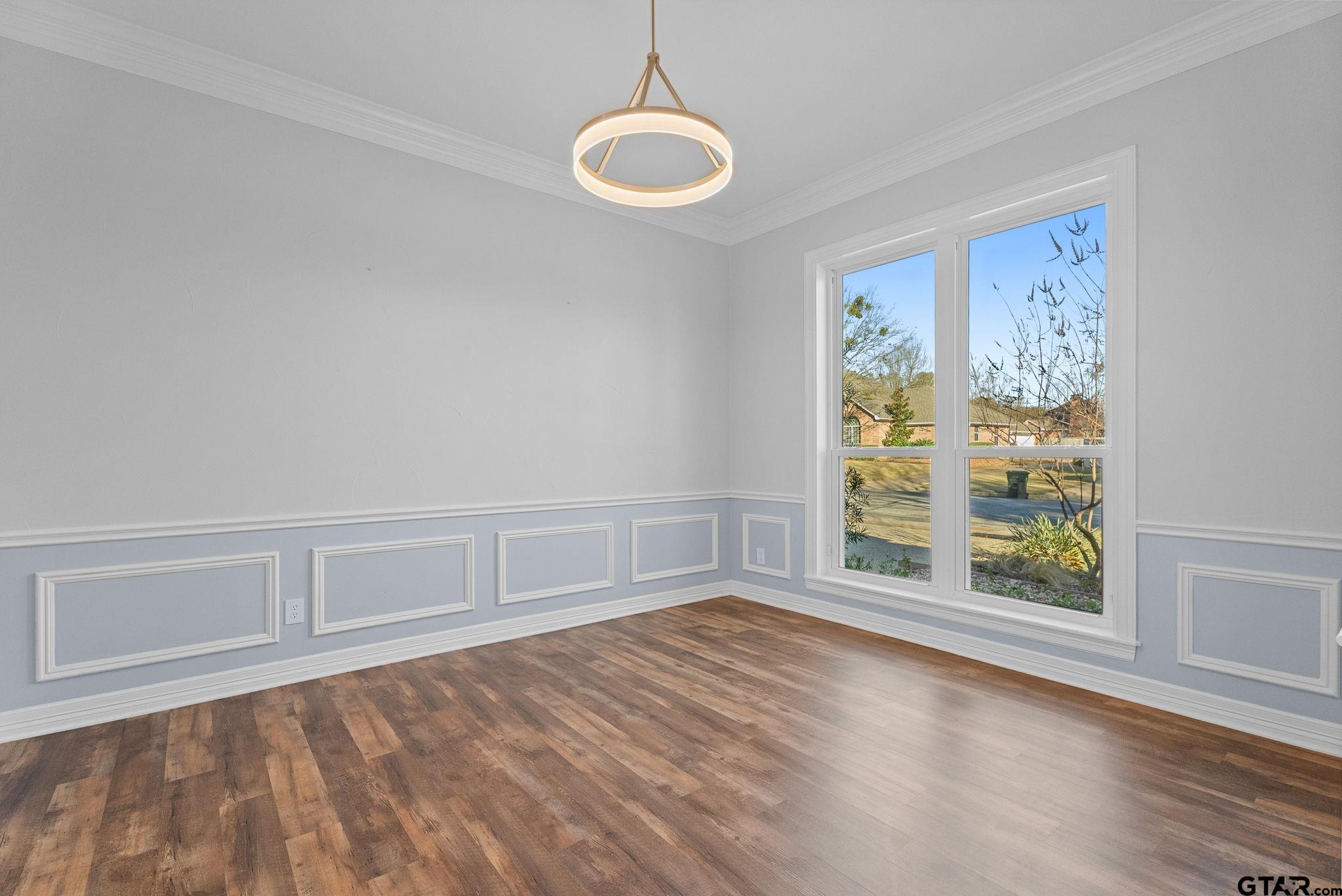 1208 W Rieck Rd.