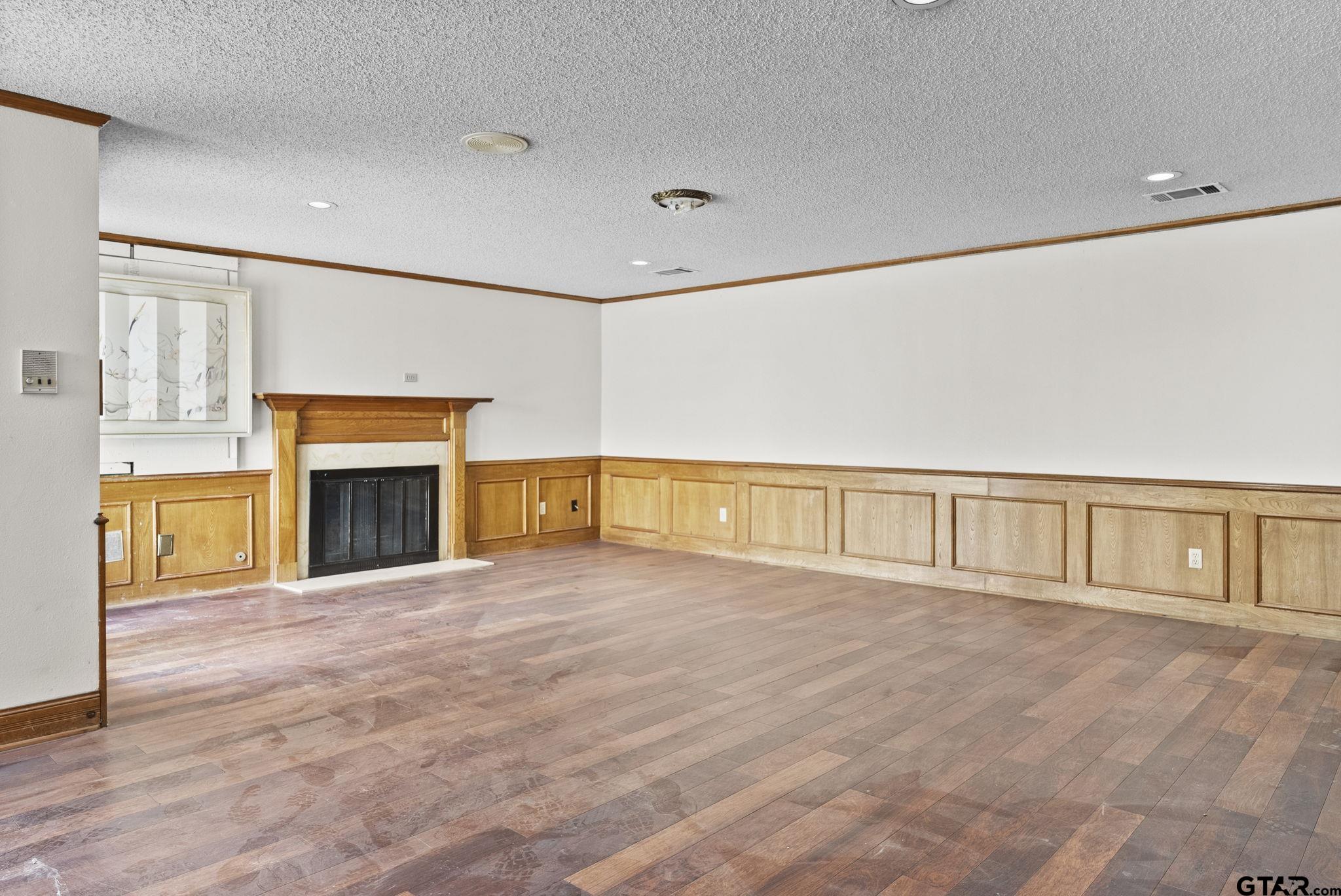 3700 Lake Vista Circle