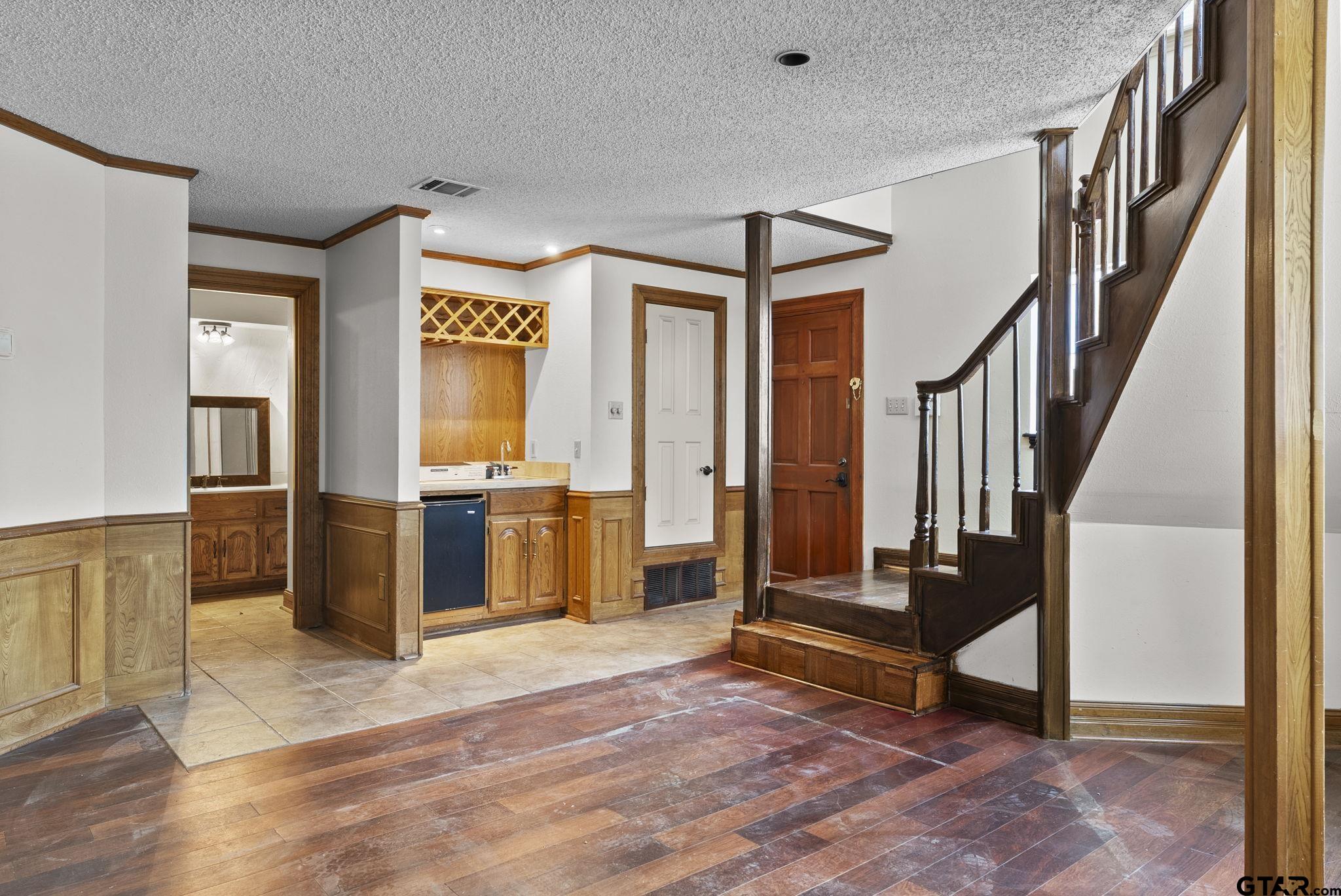 3700 Lake Vista Circle