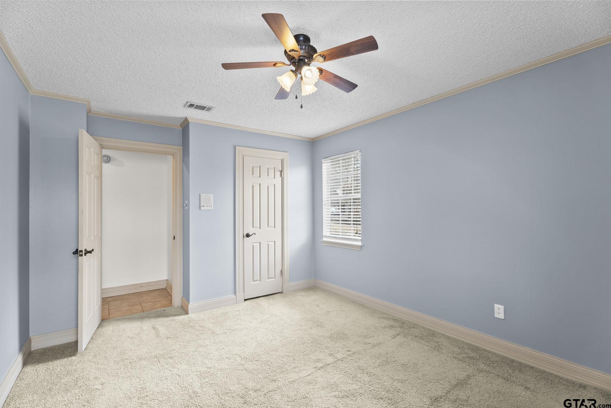 3700 Lake Vista Circle