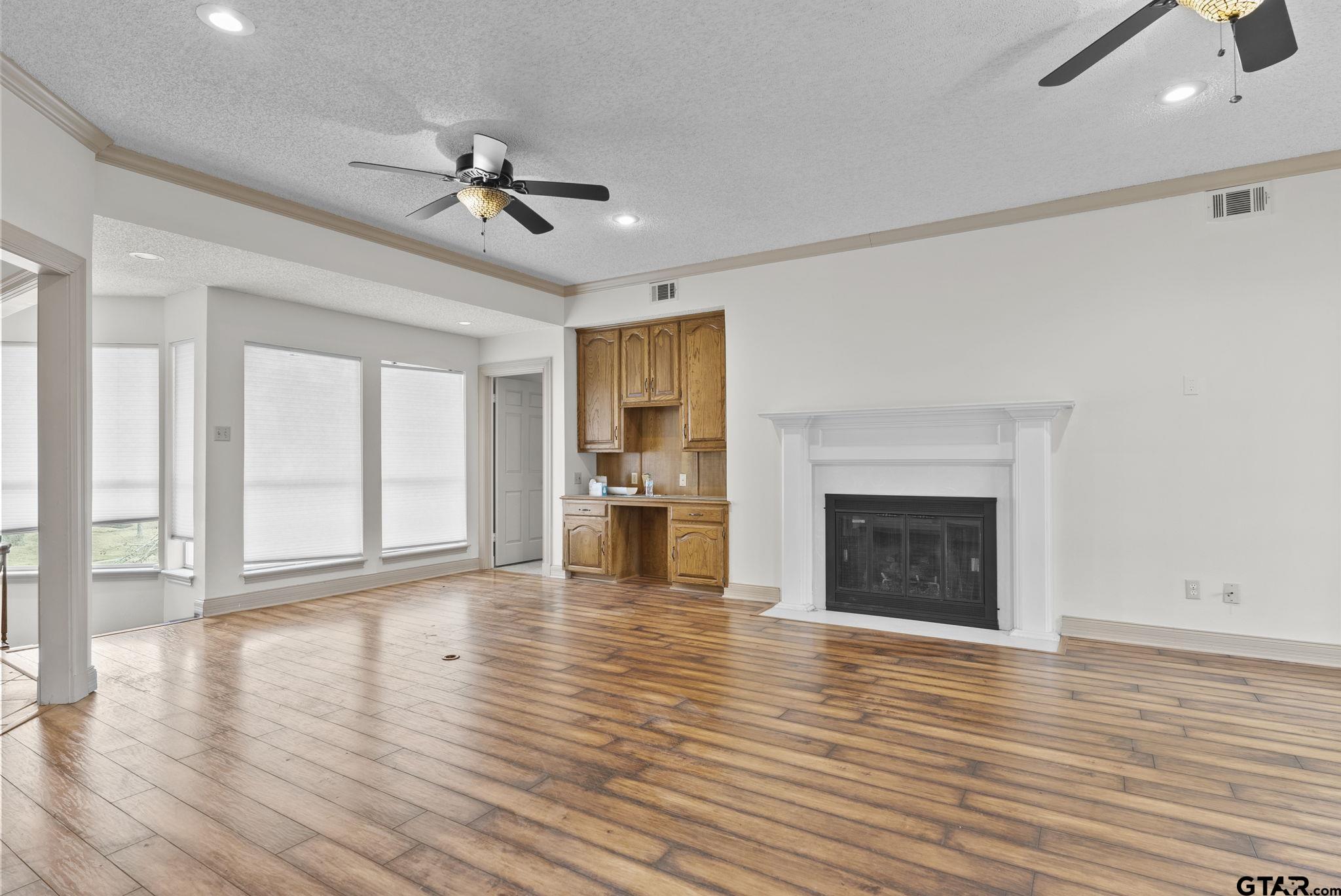 3700 Lake Vista Circle