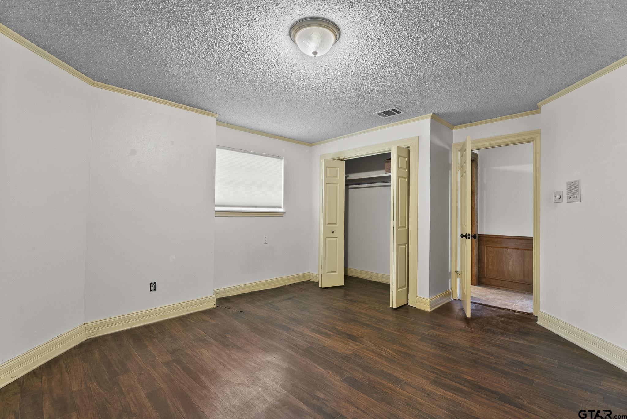 3700 Lake Vista Circle