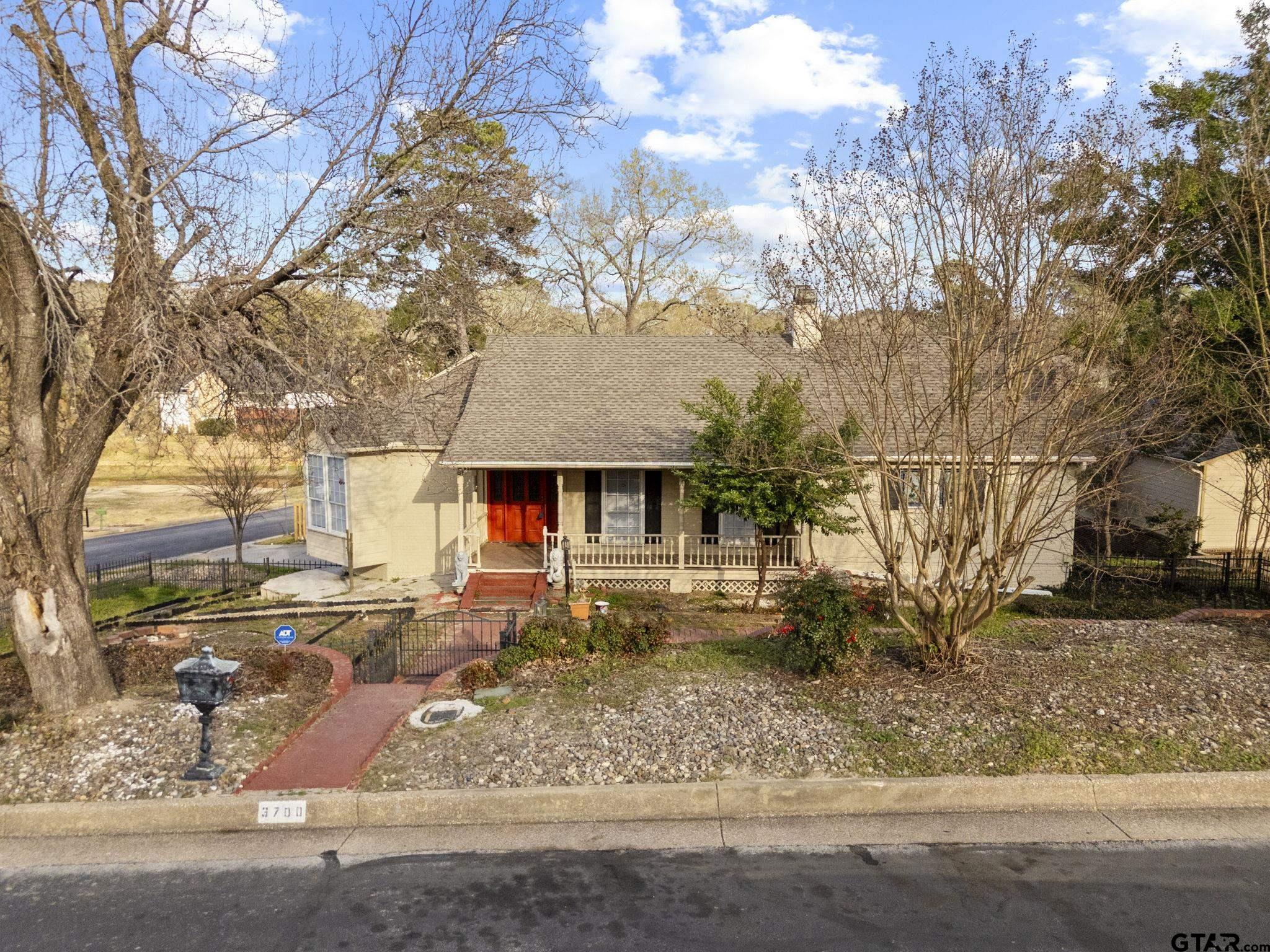 3700 Lake Vista Circle
