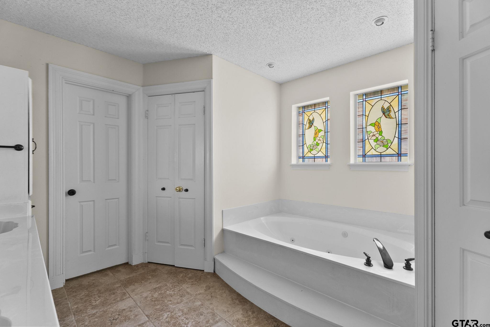 3700 Lake Vista Circle