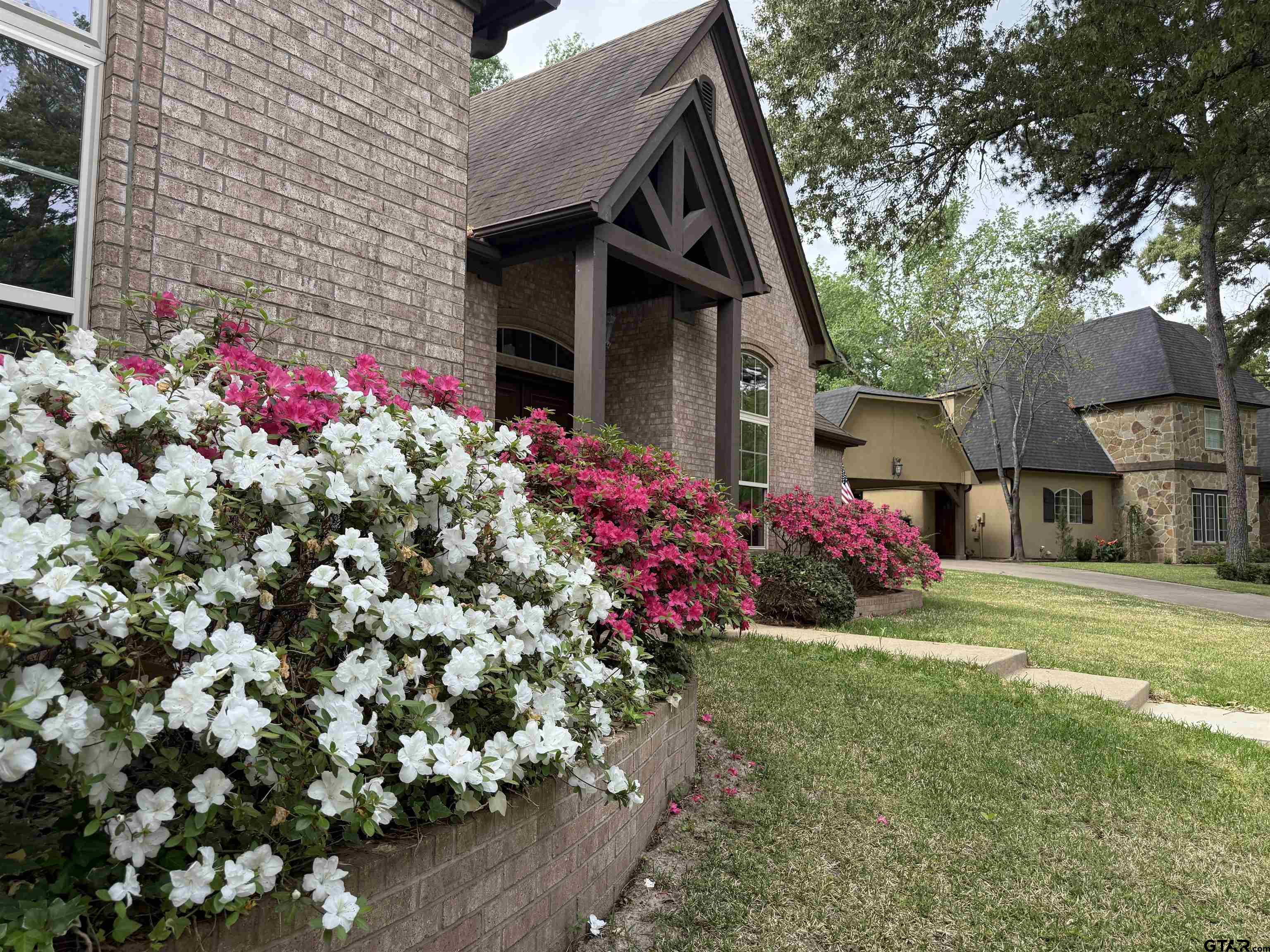 4321 Lazy Creek Dr.