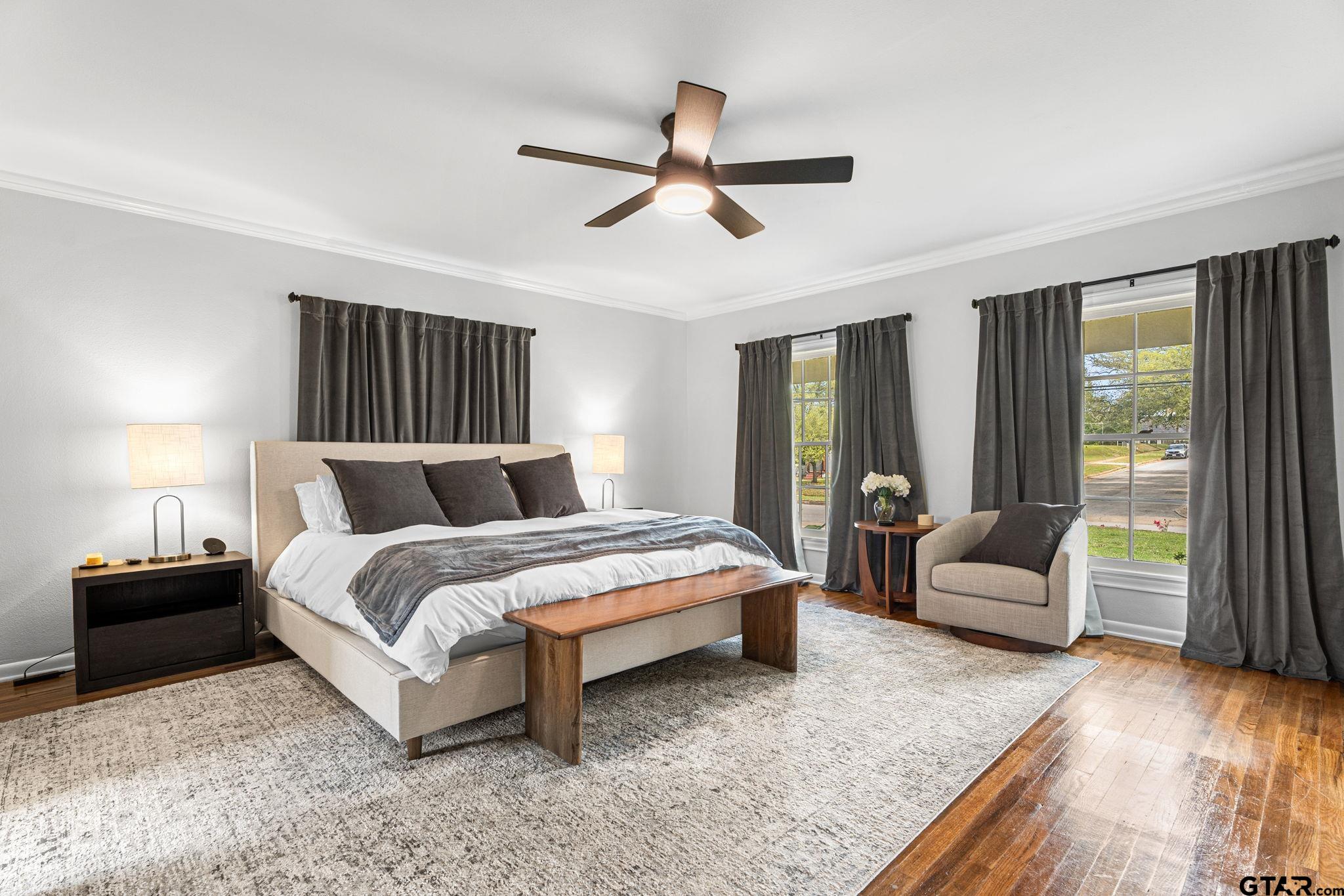 1403 S Robertson Avenue