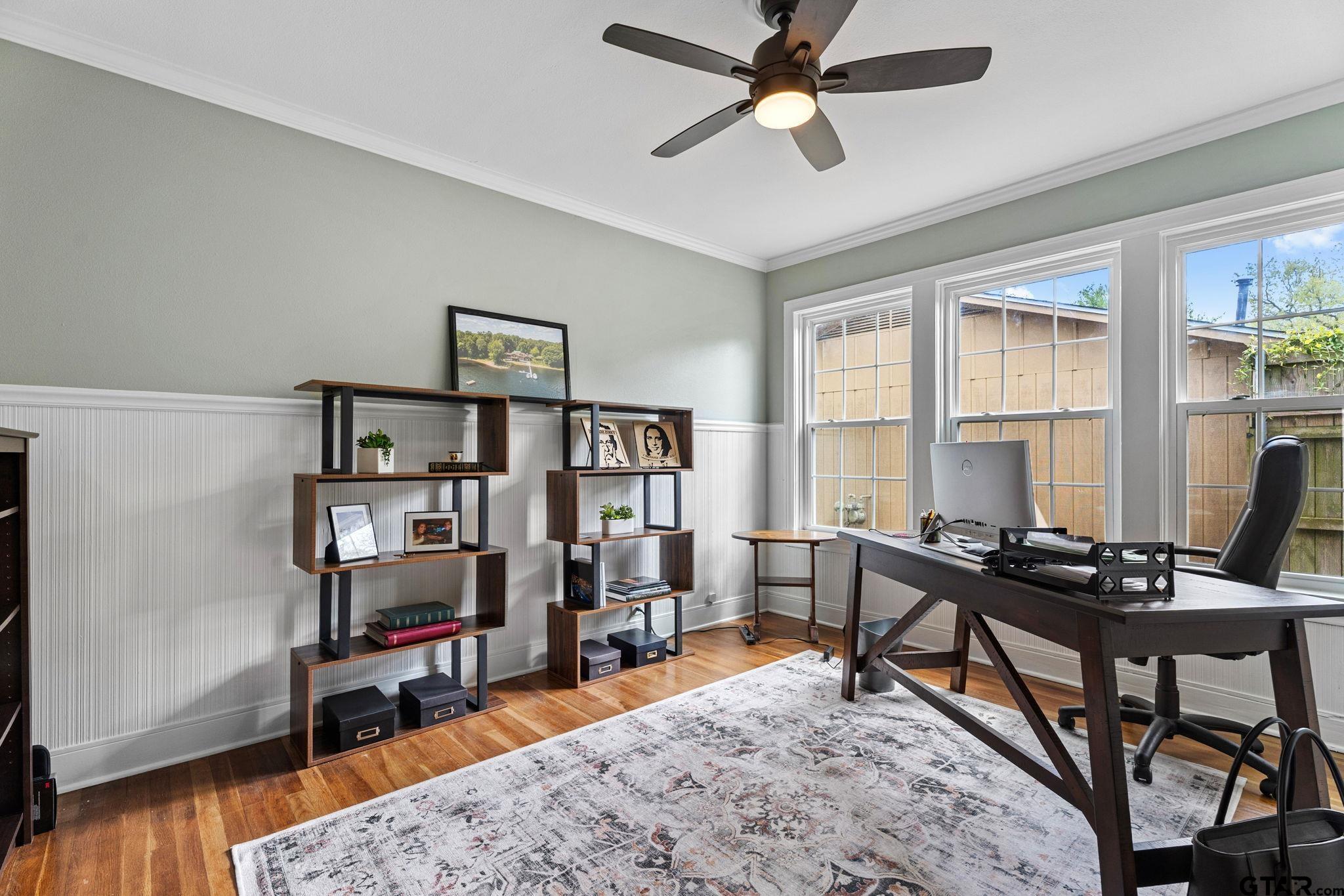 1403 S Robertson Avenue