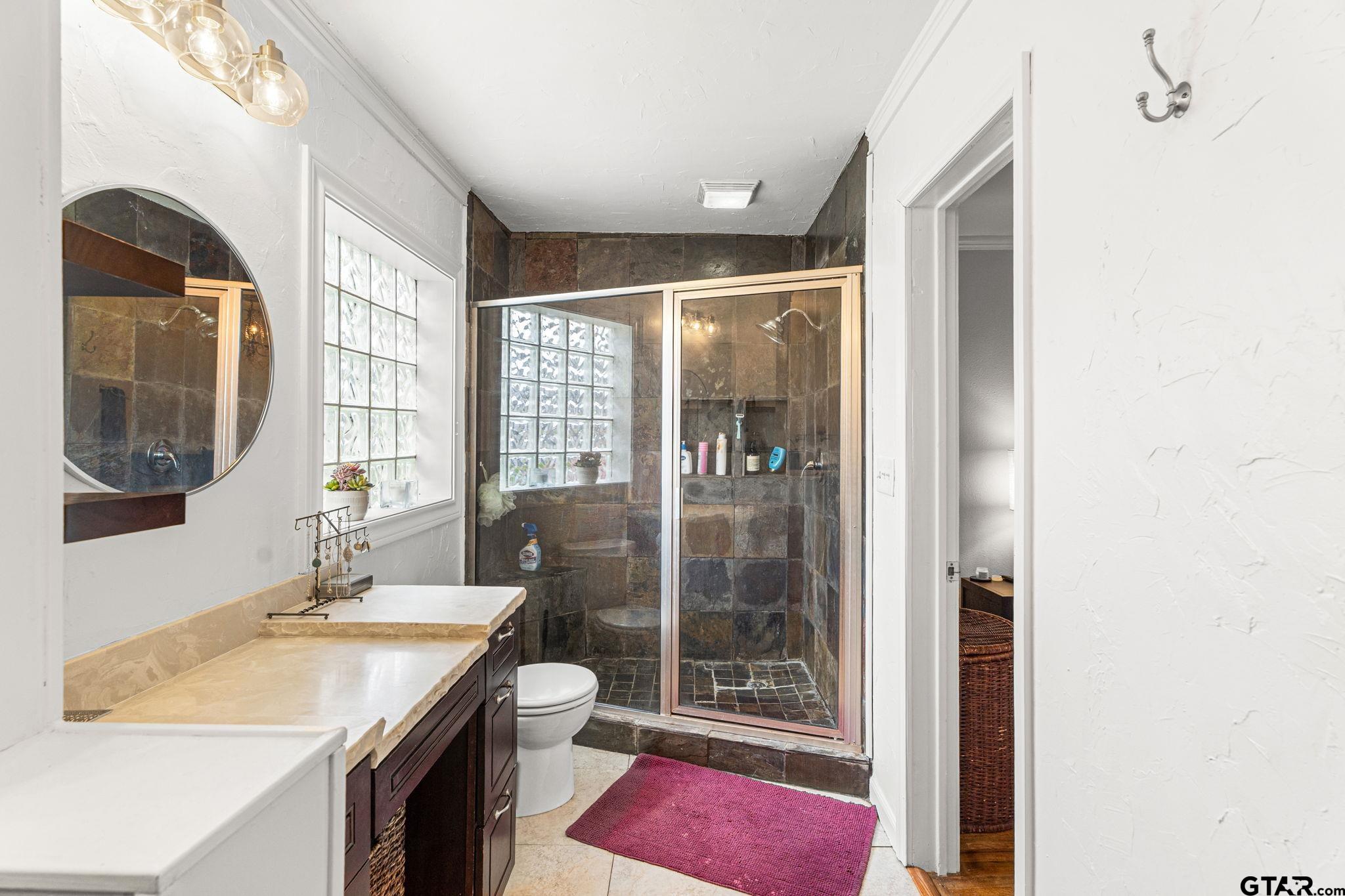 1403 S Robertson Avenue