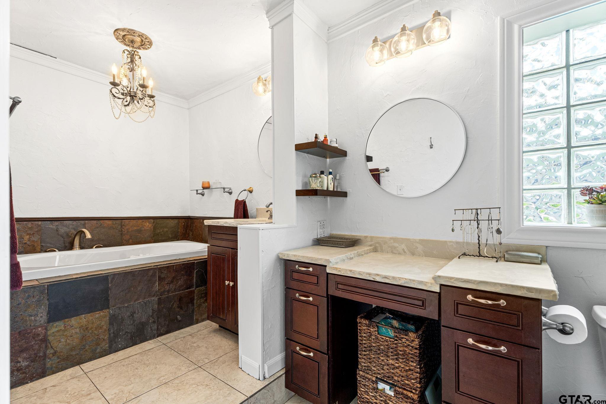 1403 S Robertson Avenue