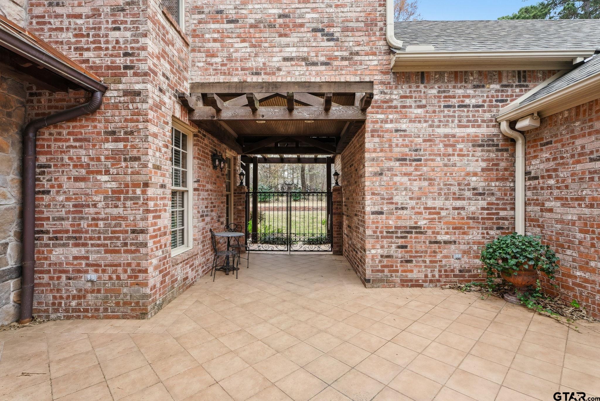 3814 Brighton Creek Circle