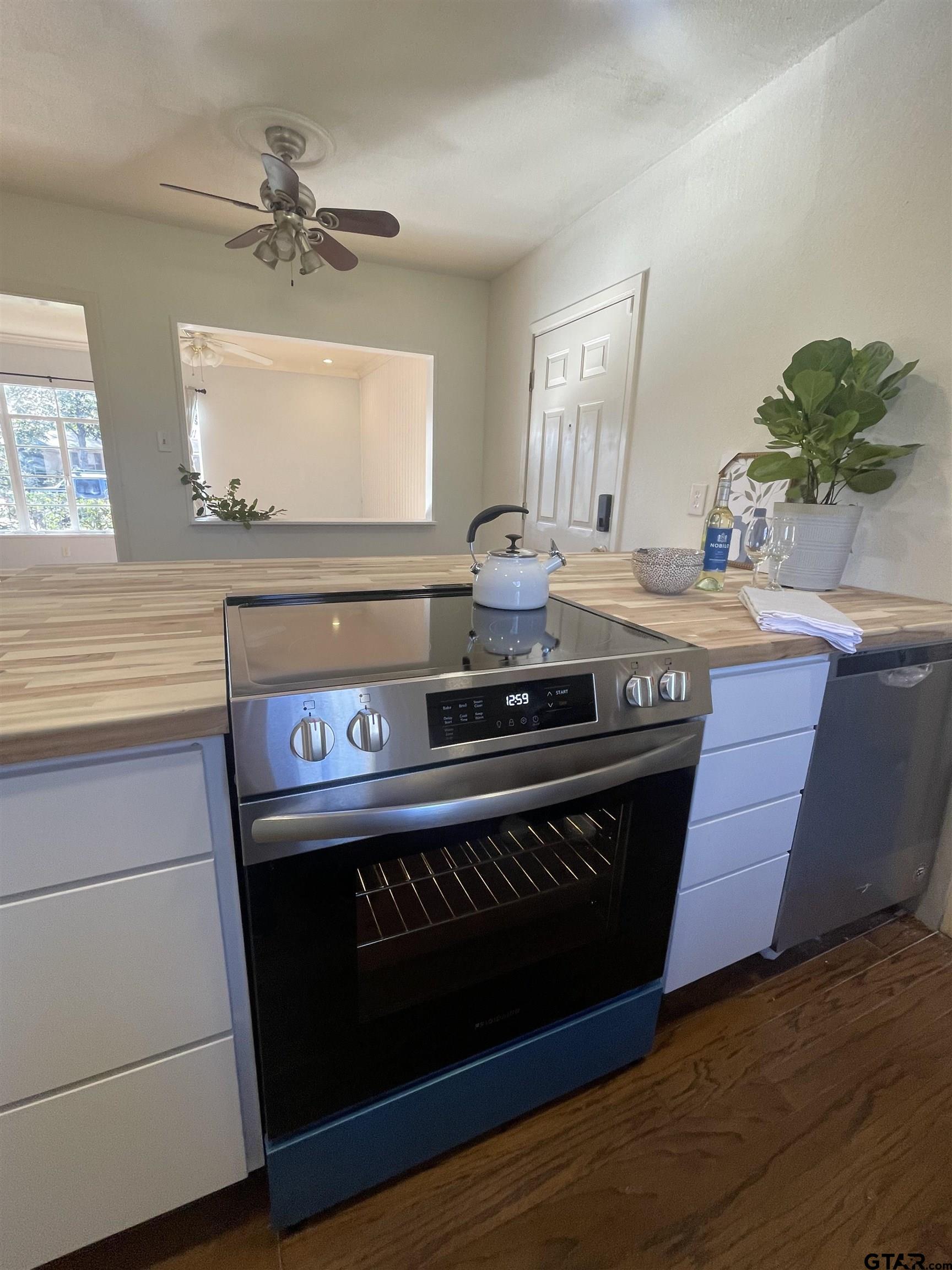2200 Airline Dr.