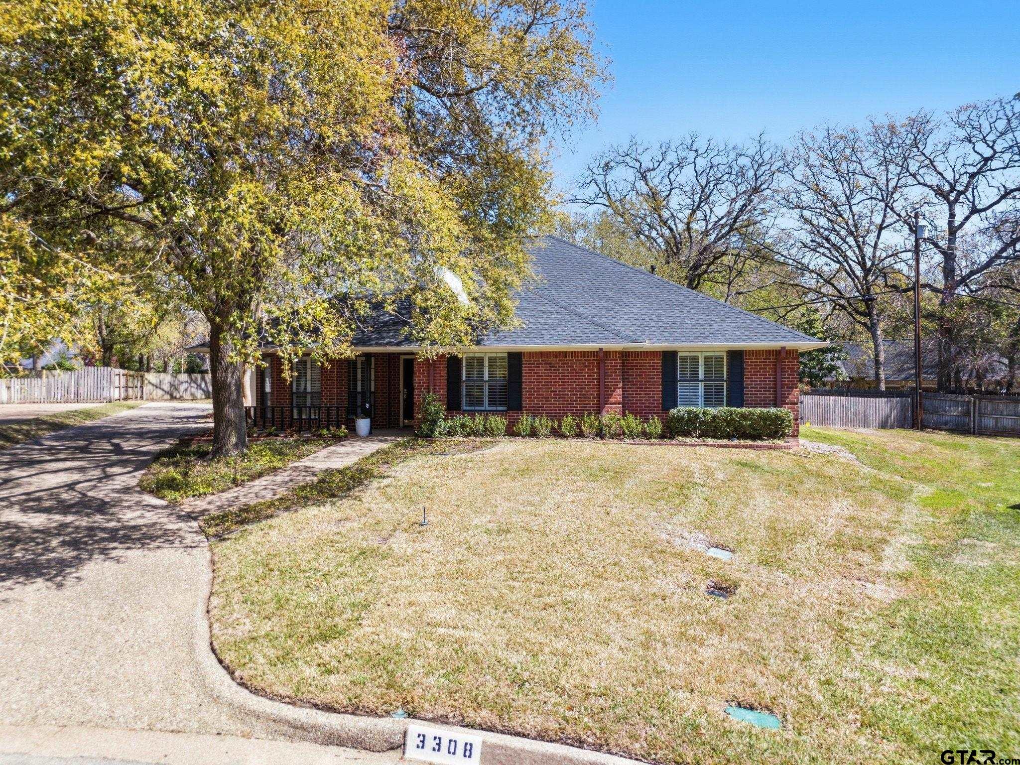 3308 Moss Glen Circle