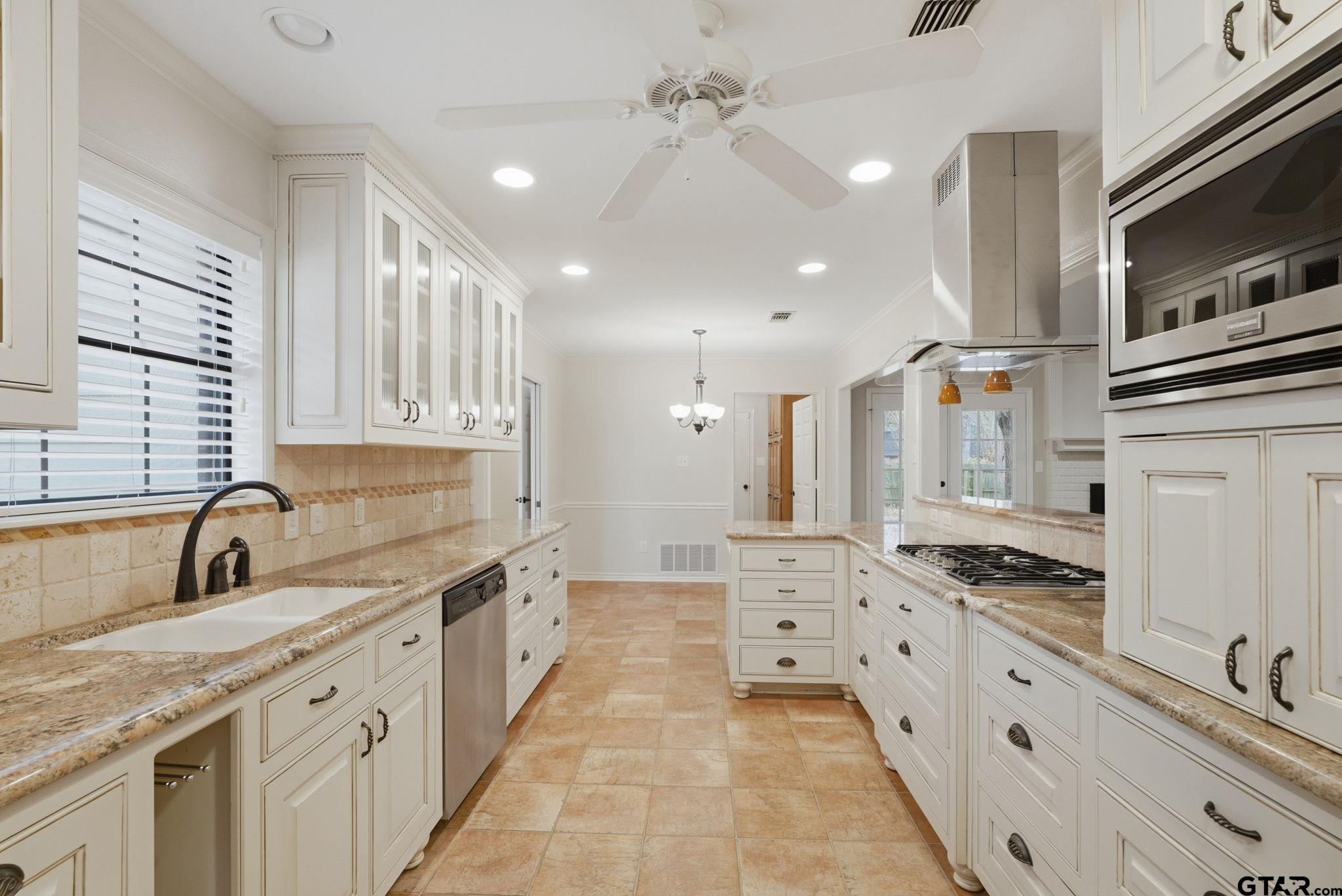 3308 Moss Glen Circle