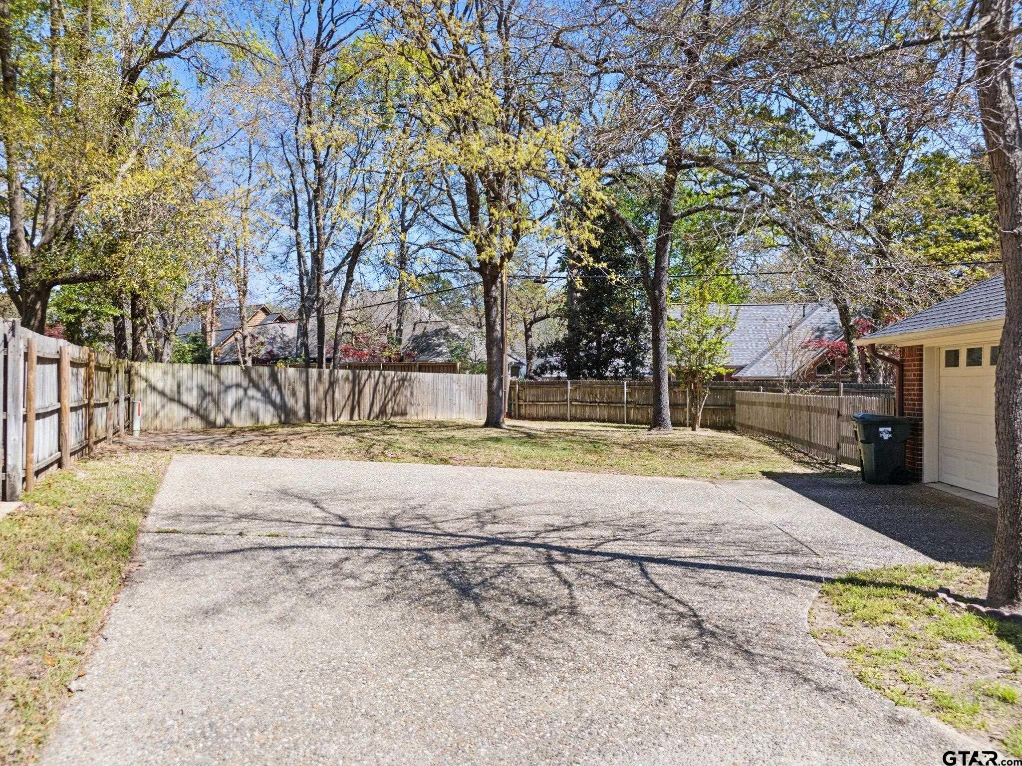 3308 Moss Glen Circle