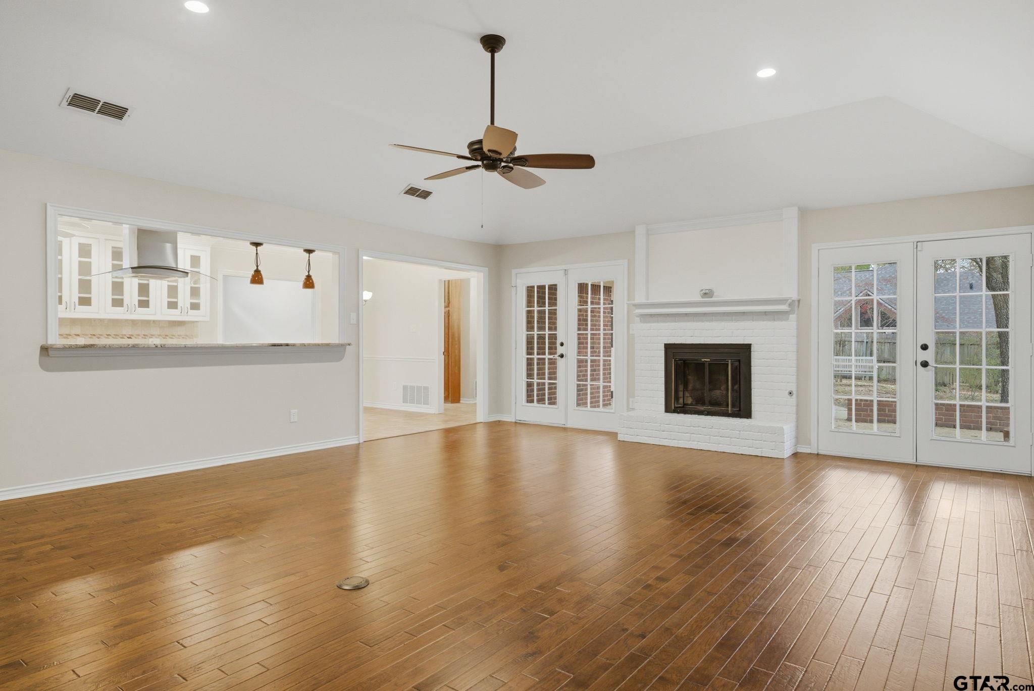 3308 Moss Glen Circle