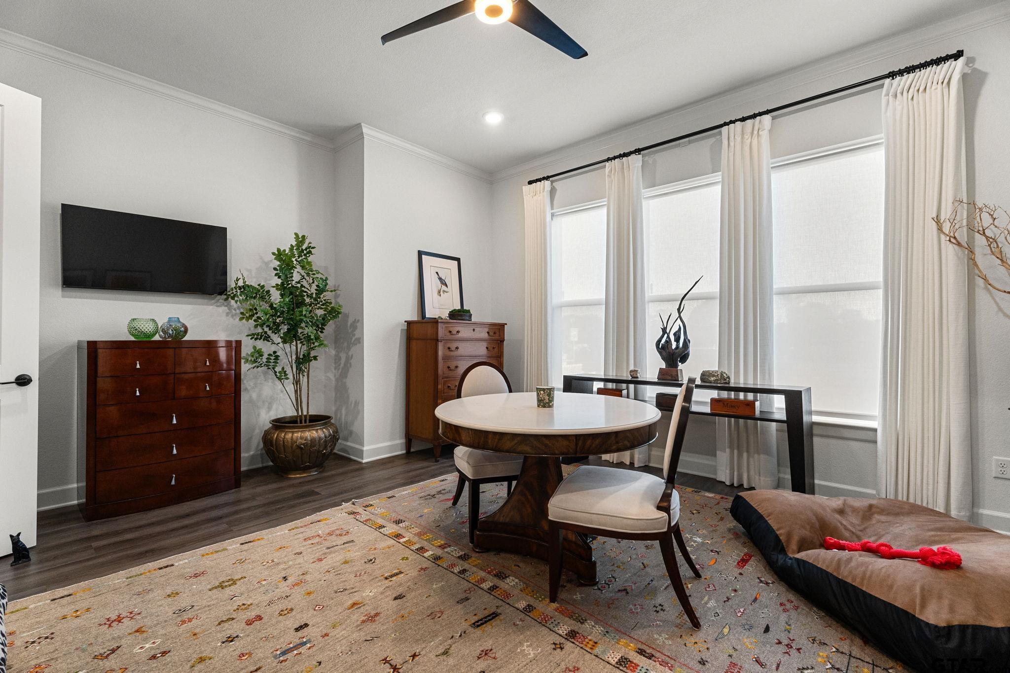 546 W Erwin St.