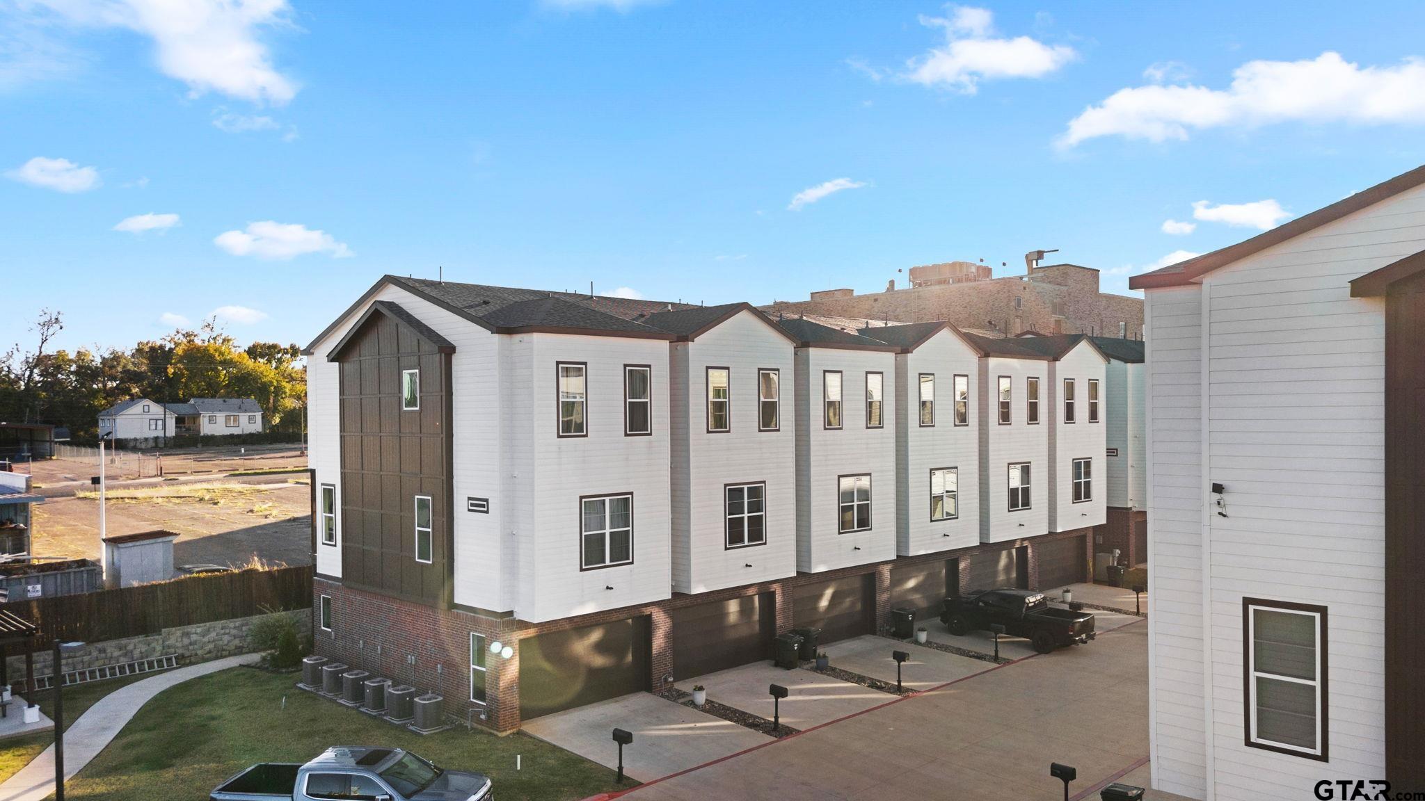 546 W Erwin St.
