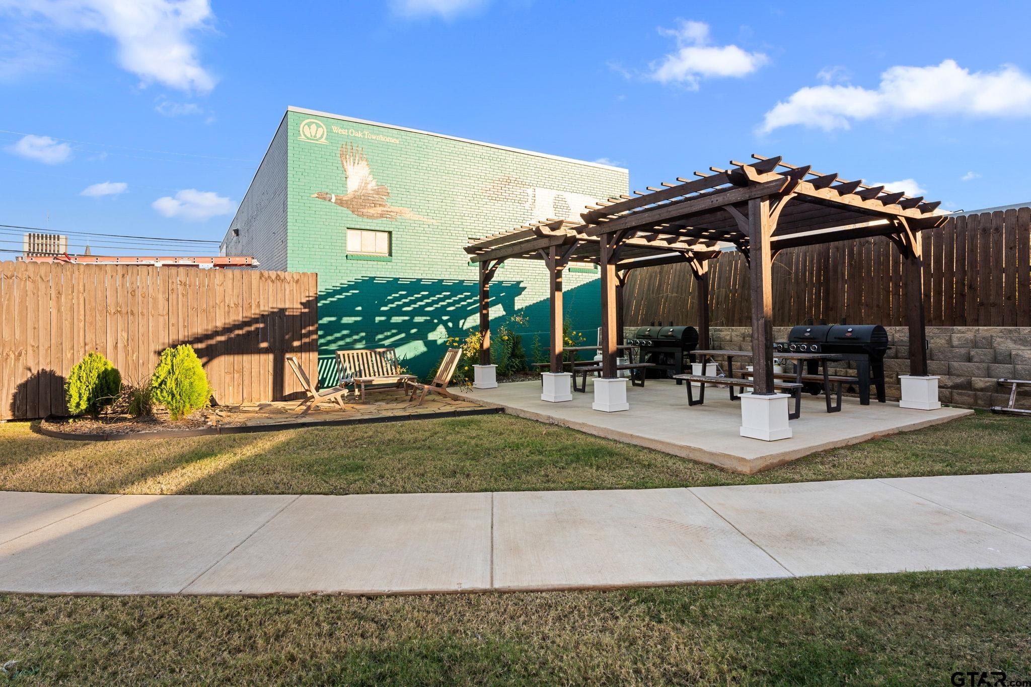 546 W Erwin St.