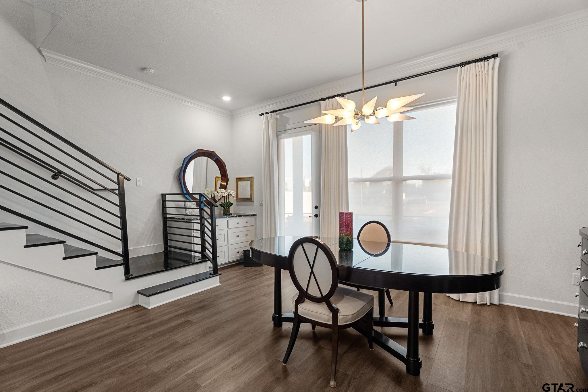546 W Erwin St.