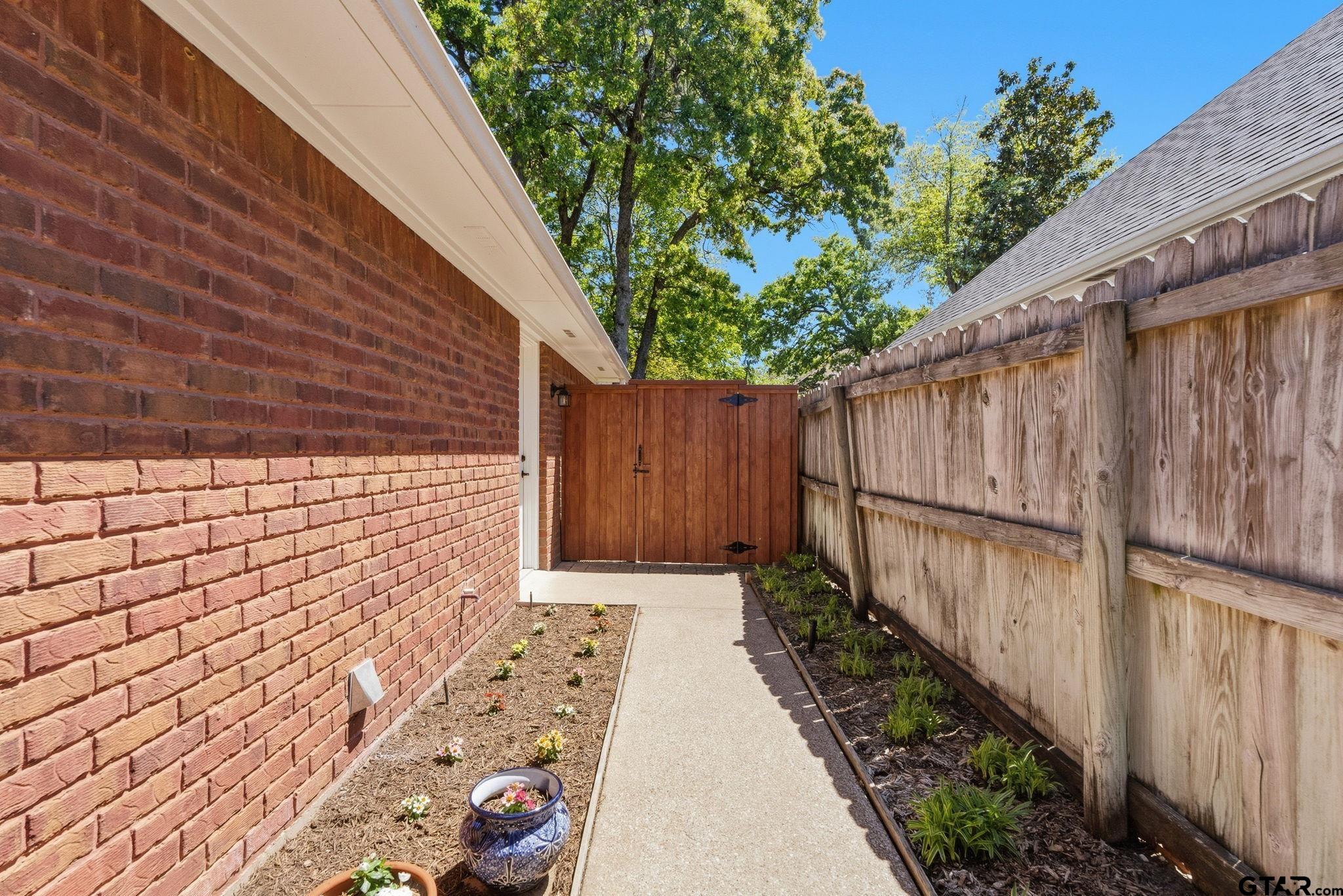 3407 Storey Lake Dr.