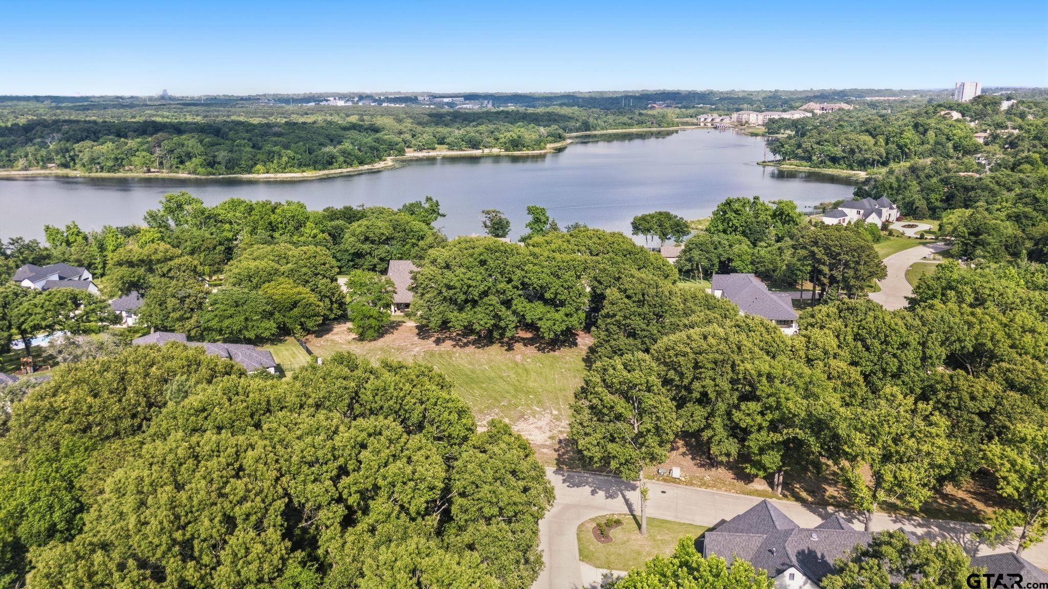 2473 Wellington Trace