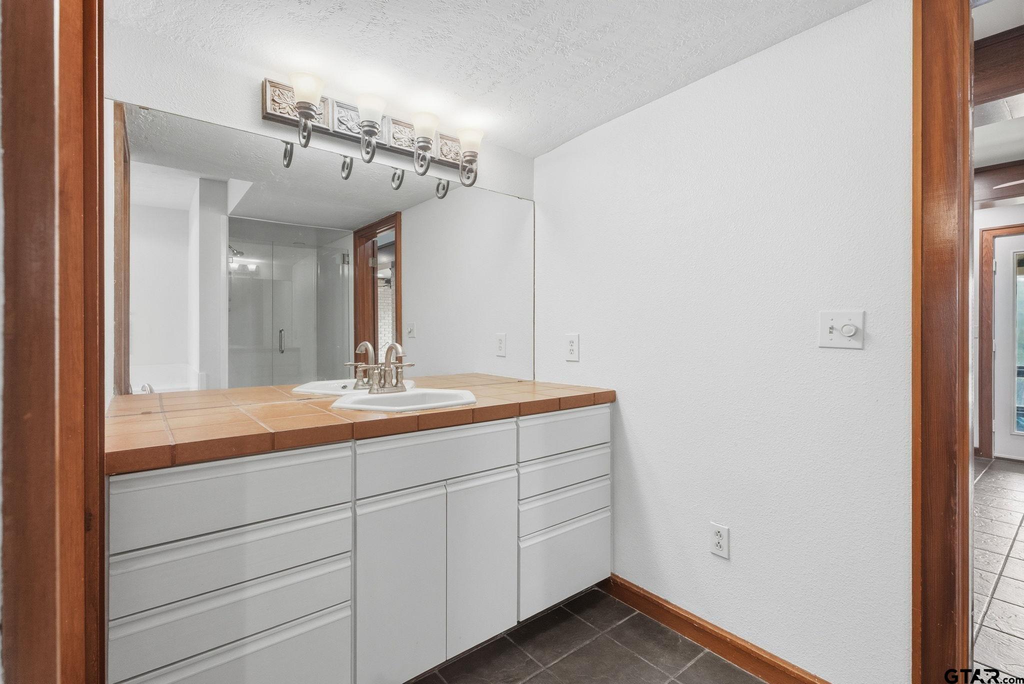13610 CR 283 N.