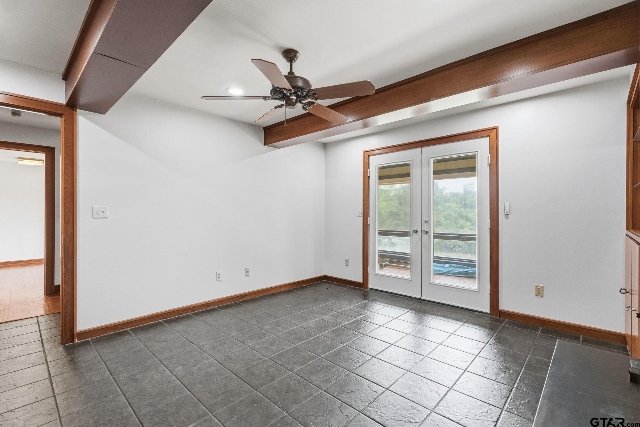 13610 CR 283 N.