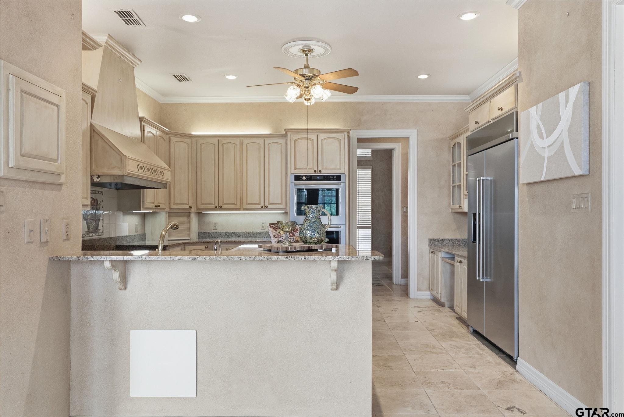 7050 Walden Dr