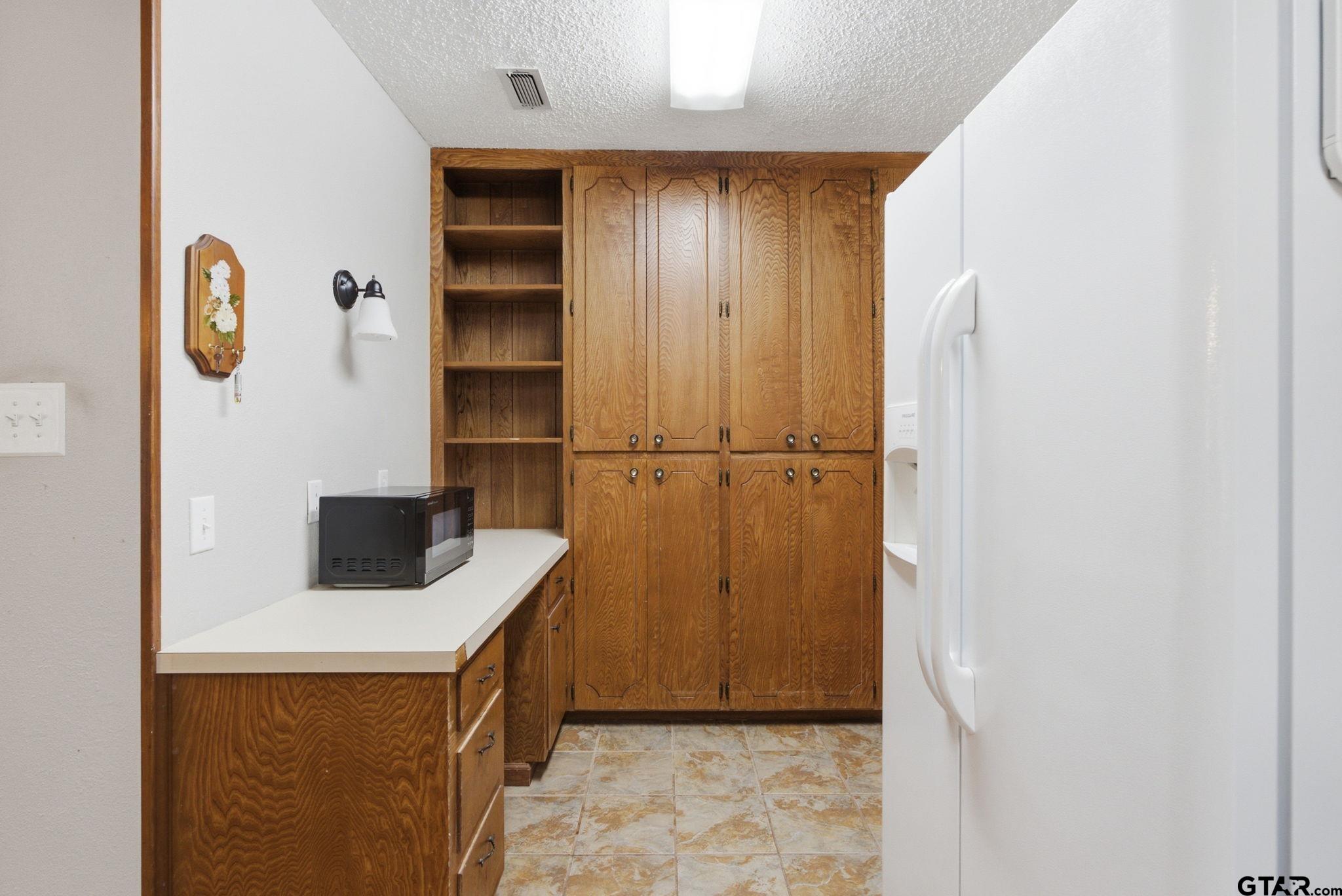 546 Woodside Dr.