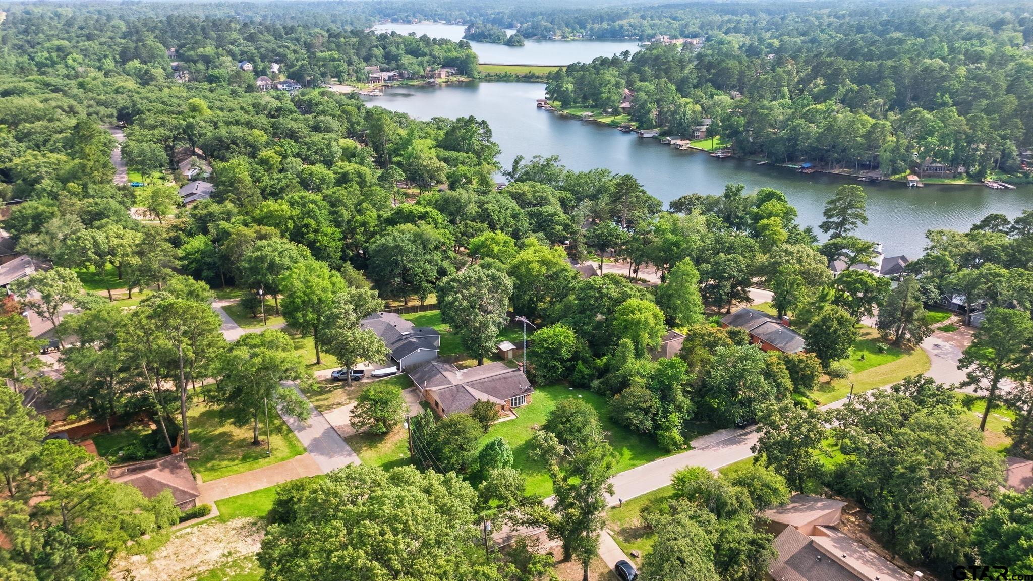 546 Woodside Dr.