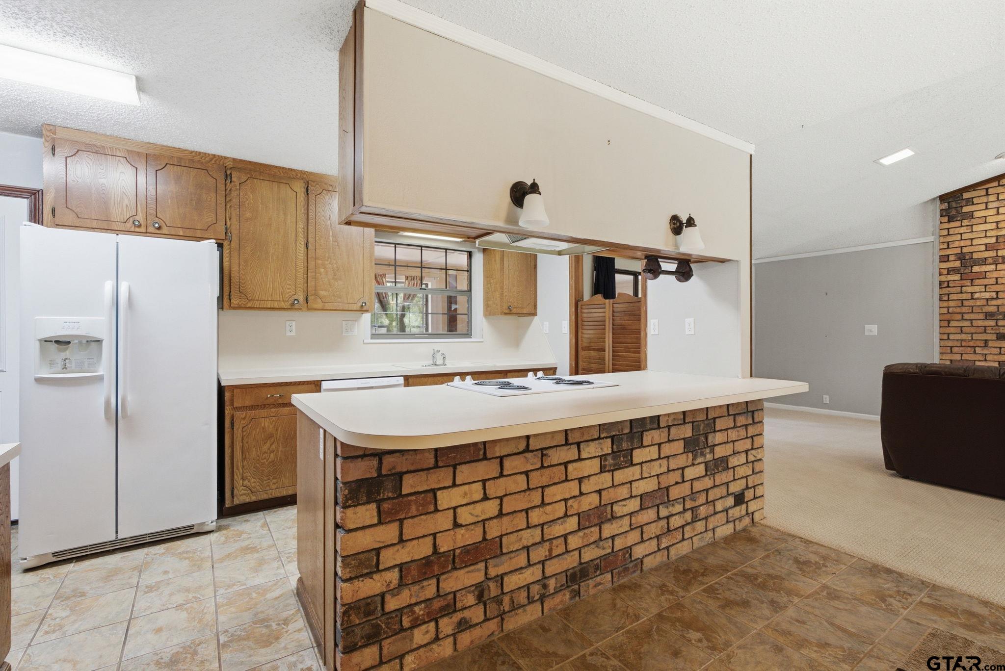 546 Woodside Dr.